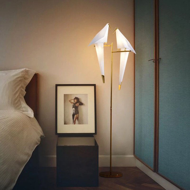 Origami Bird Magnetic Lamp – Stylish and Versatile Lighting