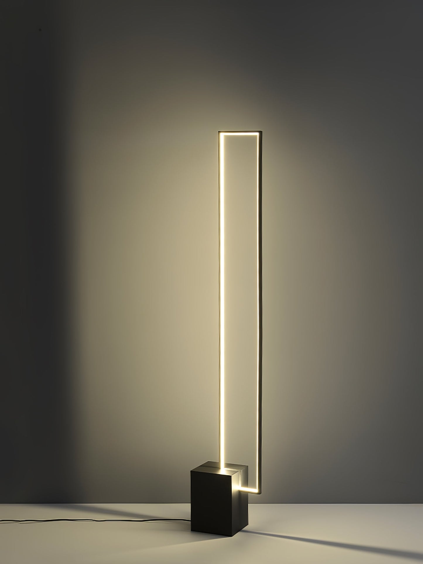 Edge Floor Lamp with Integrated LED - Modern Black Design