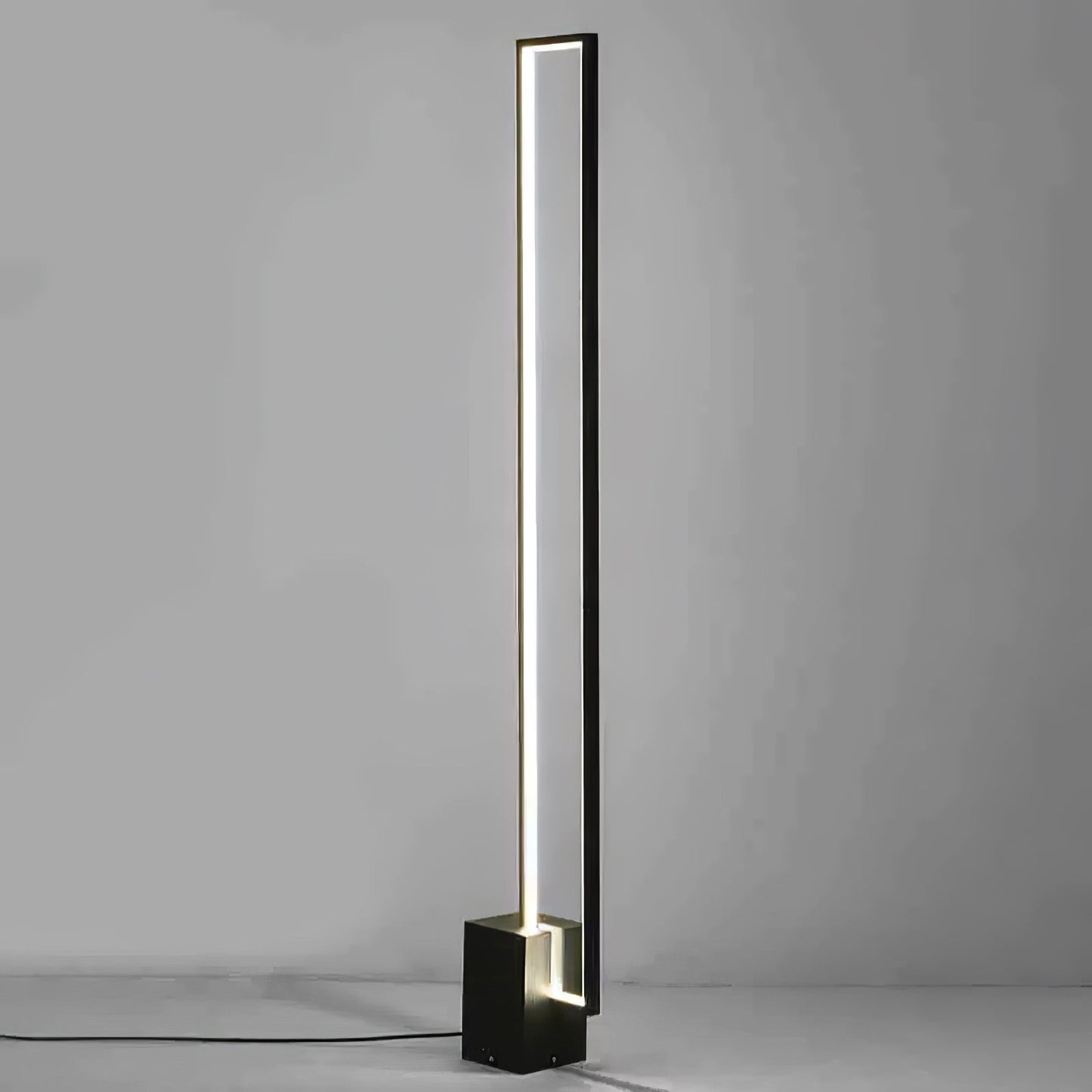 Edge Floor Lamp with Integrated LED - Modern Black Design