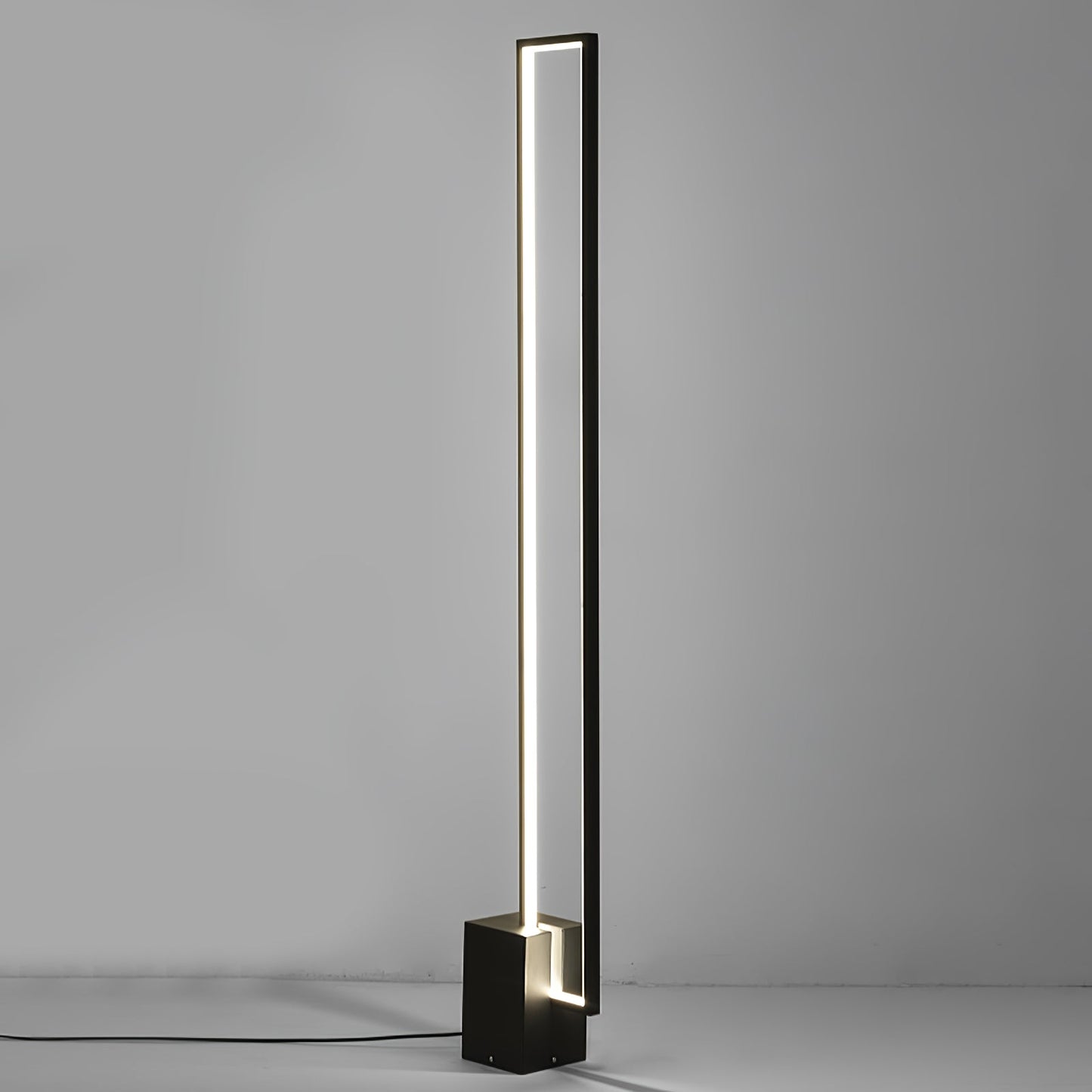Edge Floor Lamp with Integrated LED - Modern Black Design