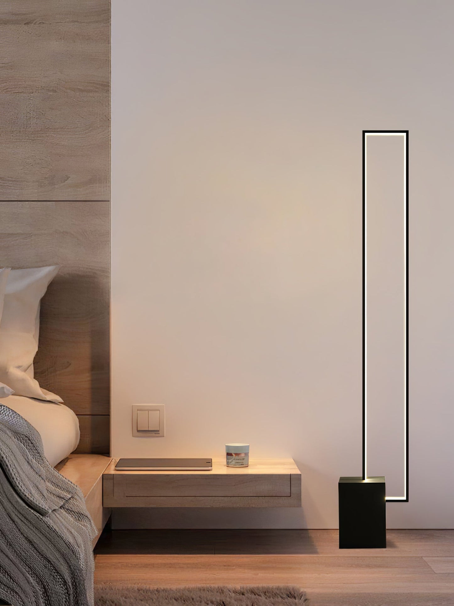 Edge Floor Lamp with Integrated LED - Modern Black Design