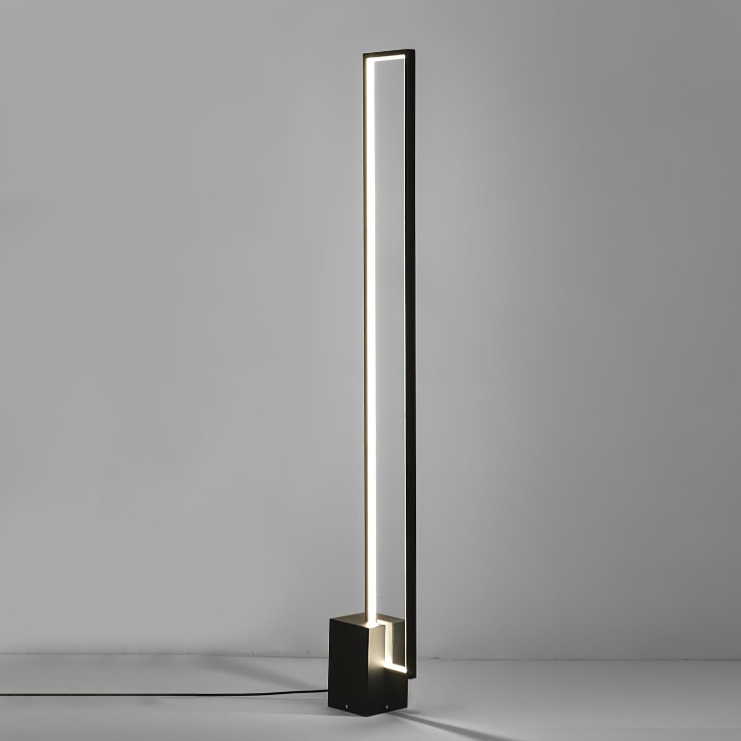 Edge Floor Lamp with Integrated LED - Modern Black Design