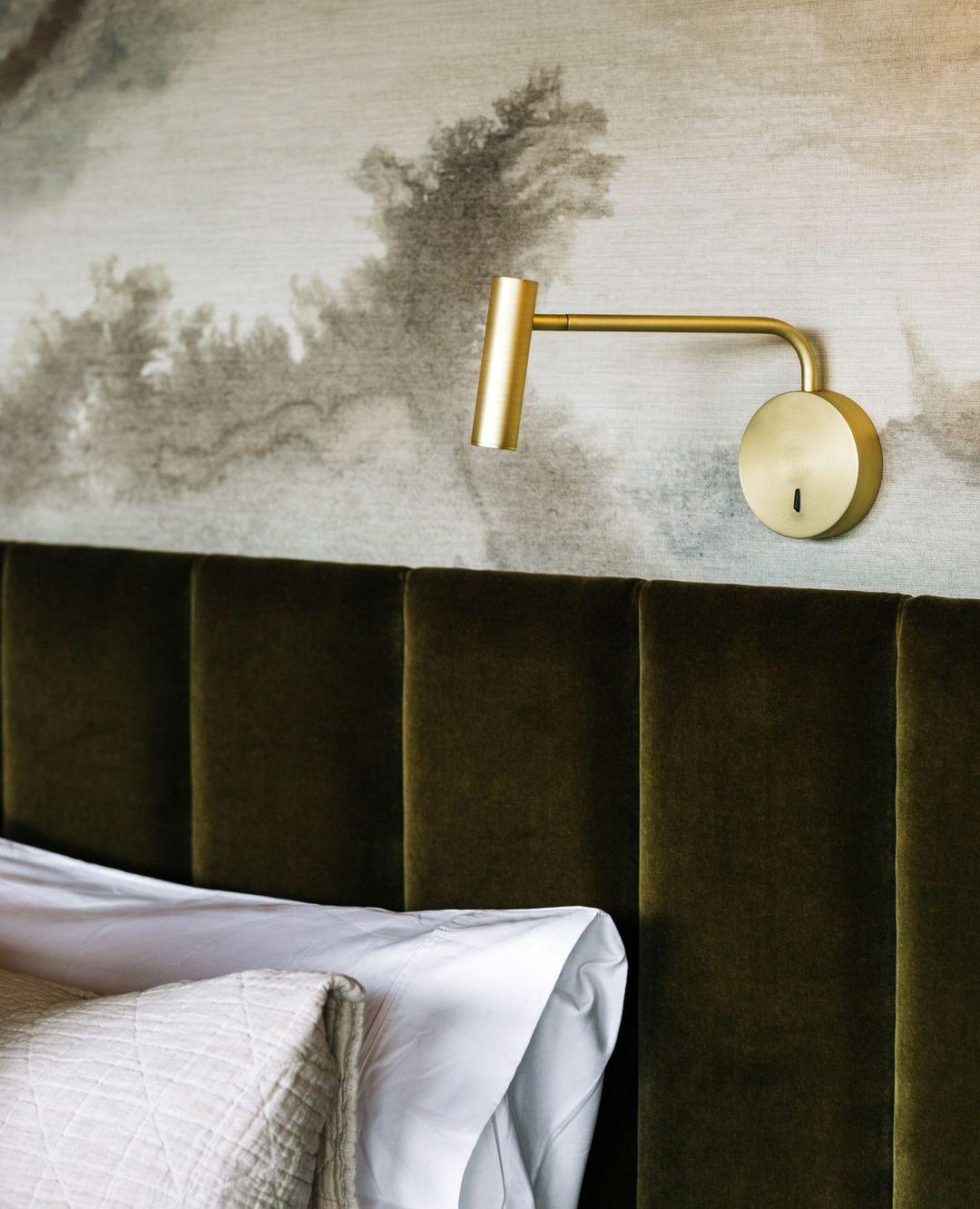 Minimalist Disc LED Wall Sconce - Modern Indoor Lighting