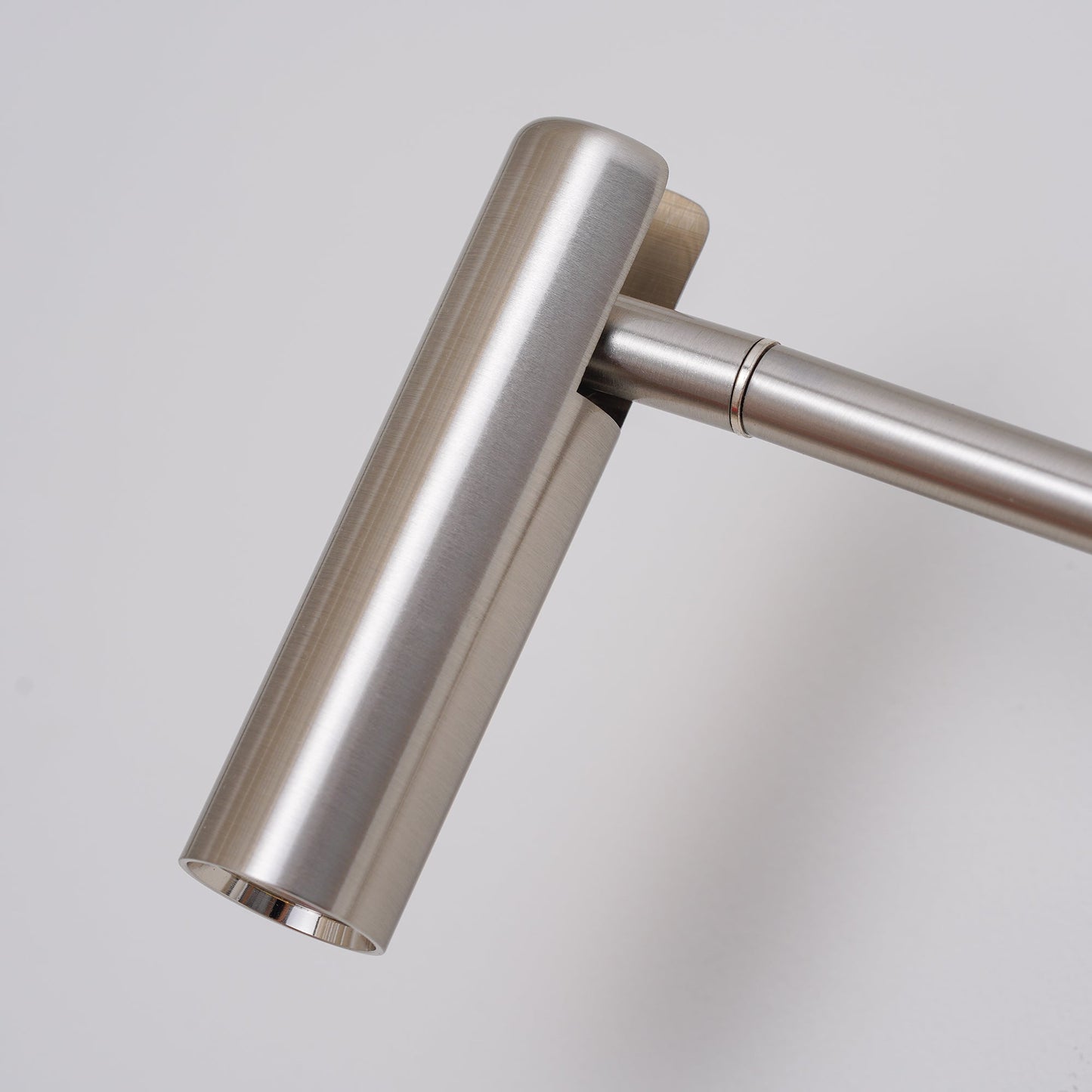 Minimalist Disc LED Wall Sconce - Modern Indoor Lighting