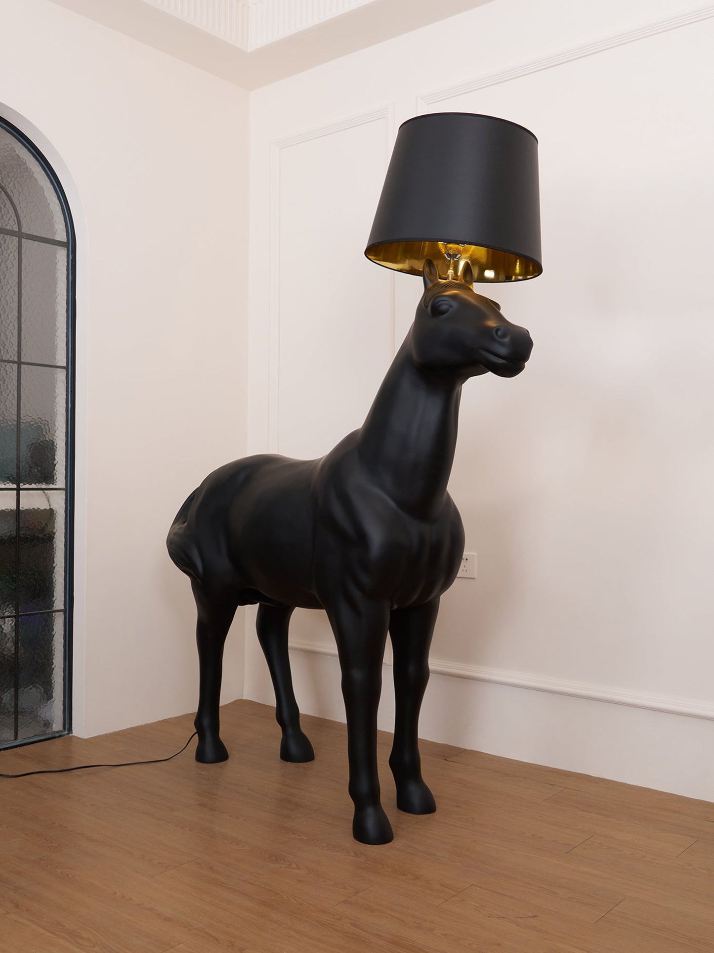 Equine Majesty Floor Lamp - Artistic LED Horse Design