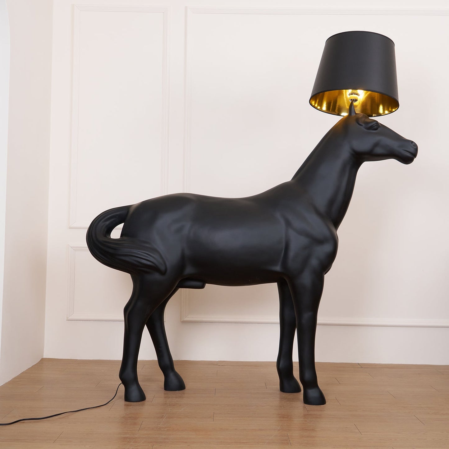 Equine Majesty Floor Lamp - Artistic LED Horse Design