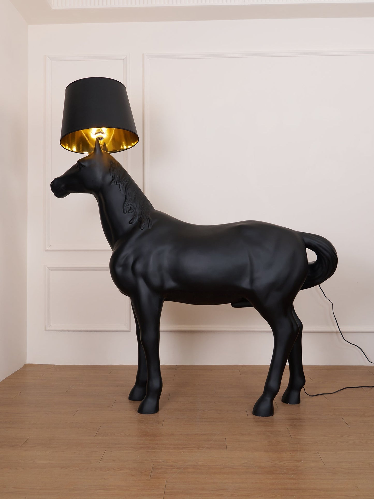 Equine Majesty Floor Lamp - Artistic LED Horse Design