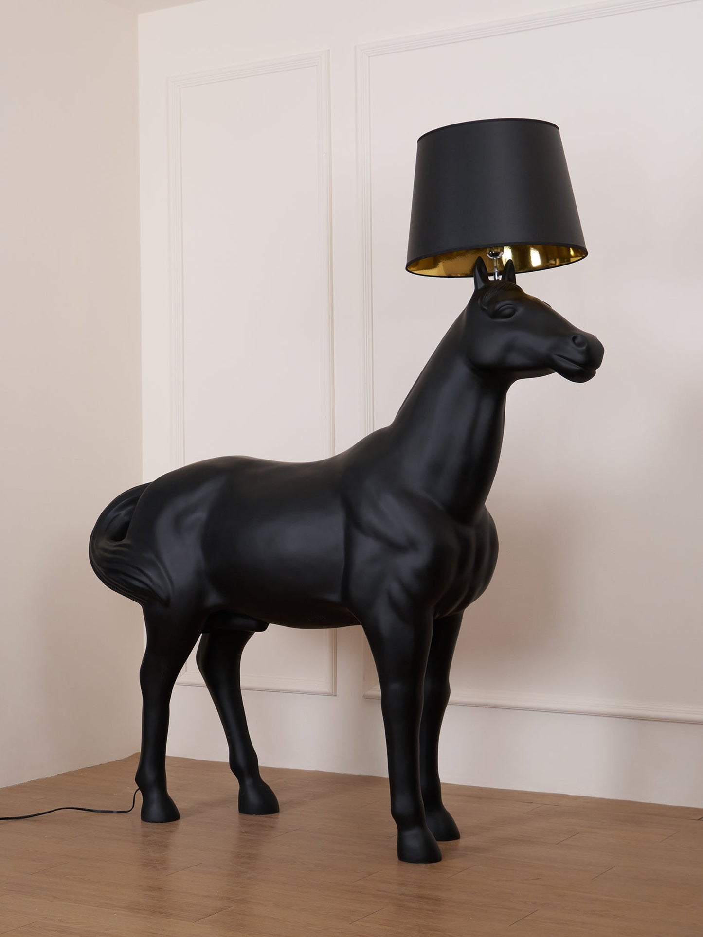 Equine Majesty Floor Lamp - Artistic LED Horse Design