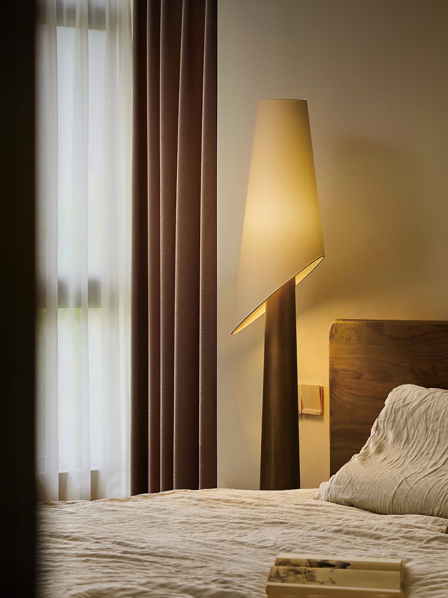 Flag Floor Lamp with LED, Elegant Design for Indoor Use