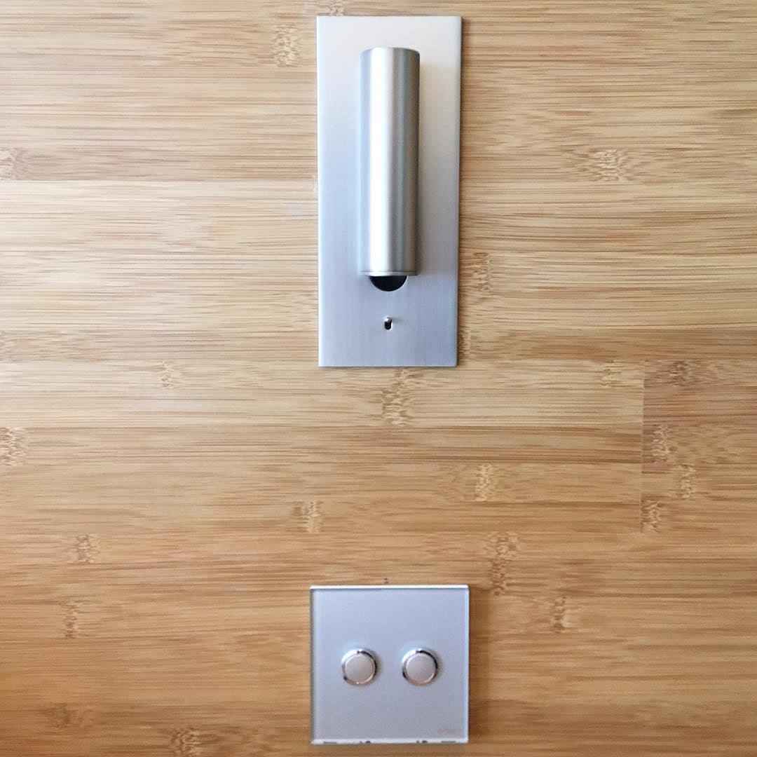Folded Back Bedside Wall Lamp with LED Light and Switch