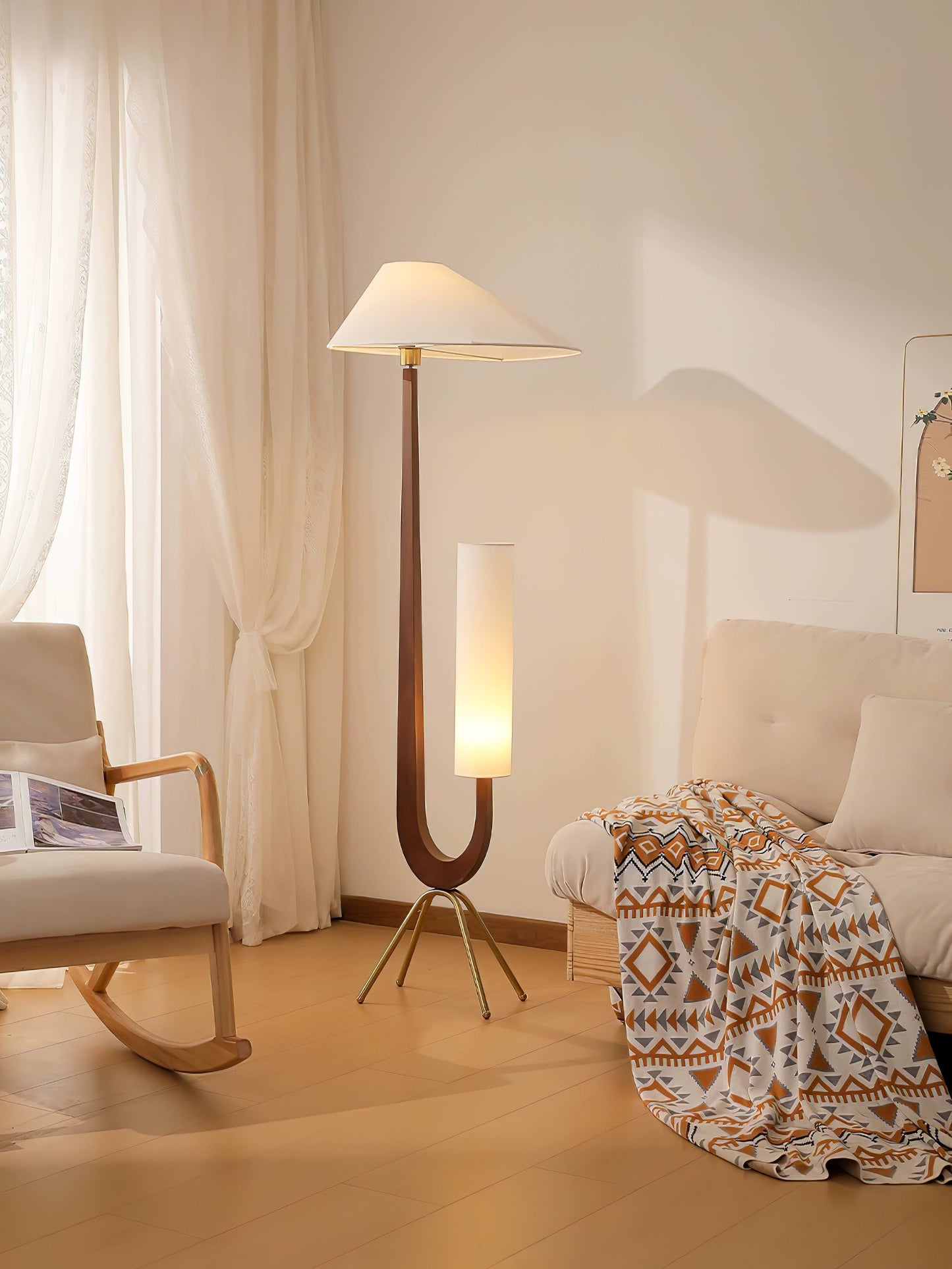 Giraffe Floor Lamp with LED Light - Mid Century Design