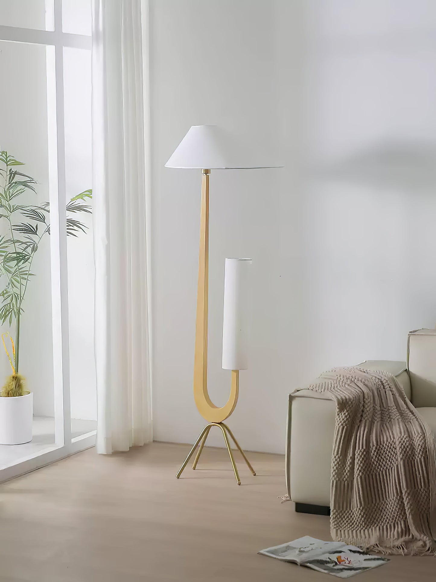 Giraffe Floor Lamp with LED Light - Mid Century Design
