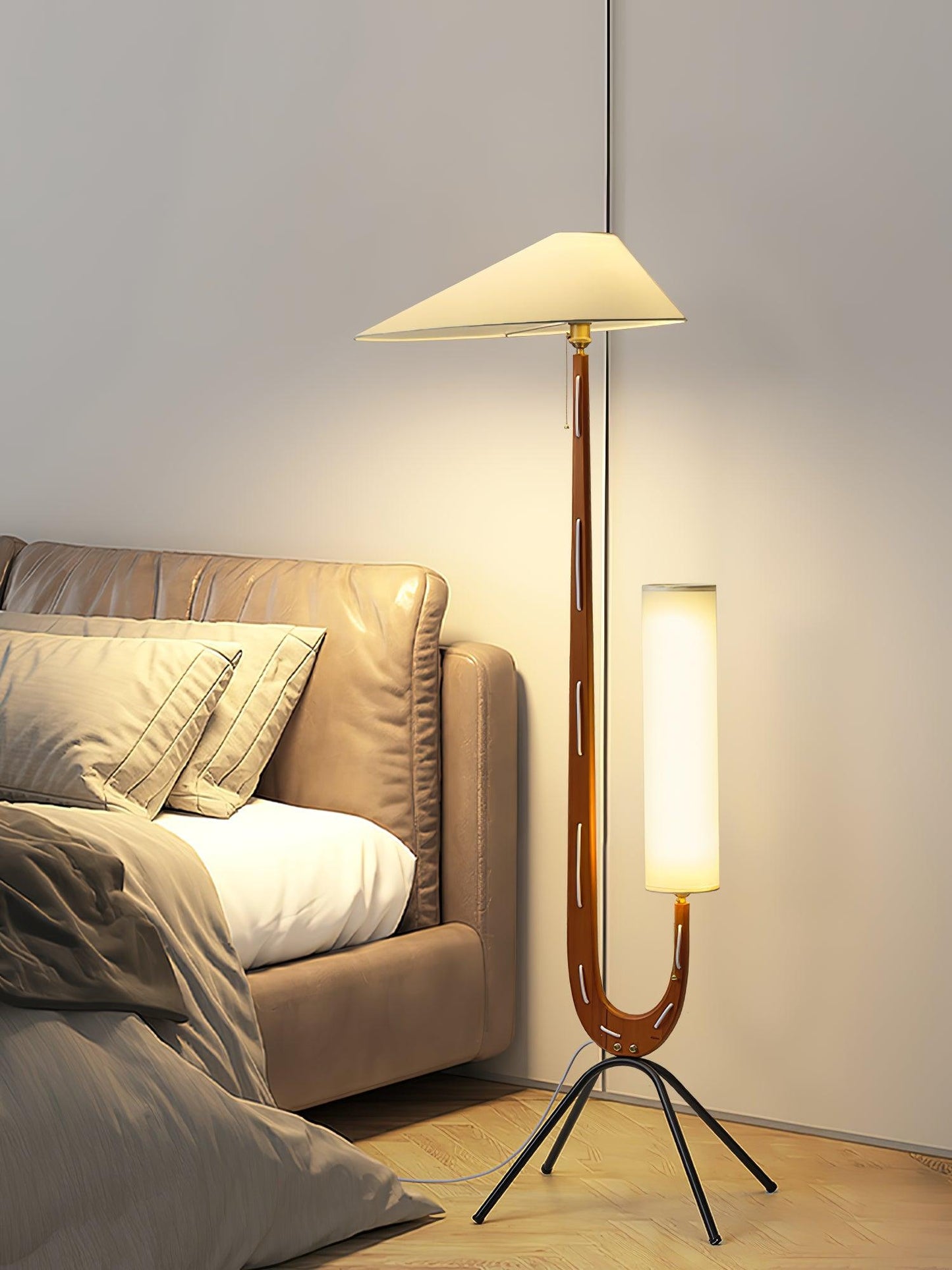 Giraffe Floor Lamp with LED Light - Mid Century Design