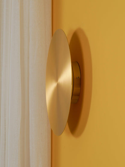 Gossa Wall Lamp - LED Indoor Light Fixture, Brass & White
