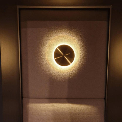 Gossa Wall Lamp - LED Indoor Light Fixture, Brass & White