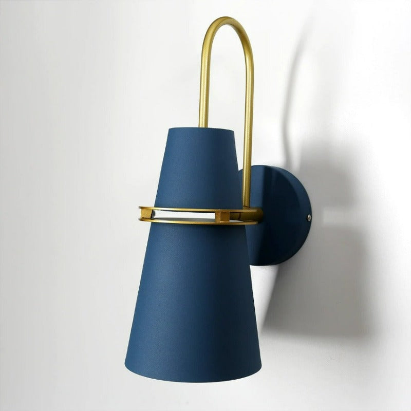 Gilbert – Modern Wall Lamp with Sleek Matte Finish