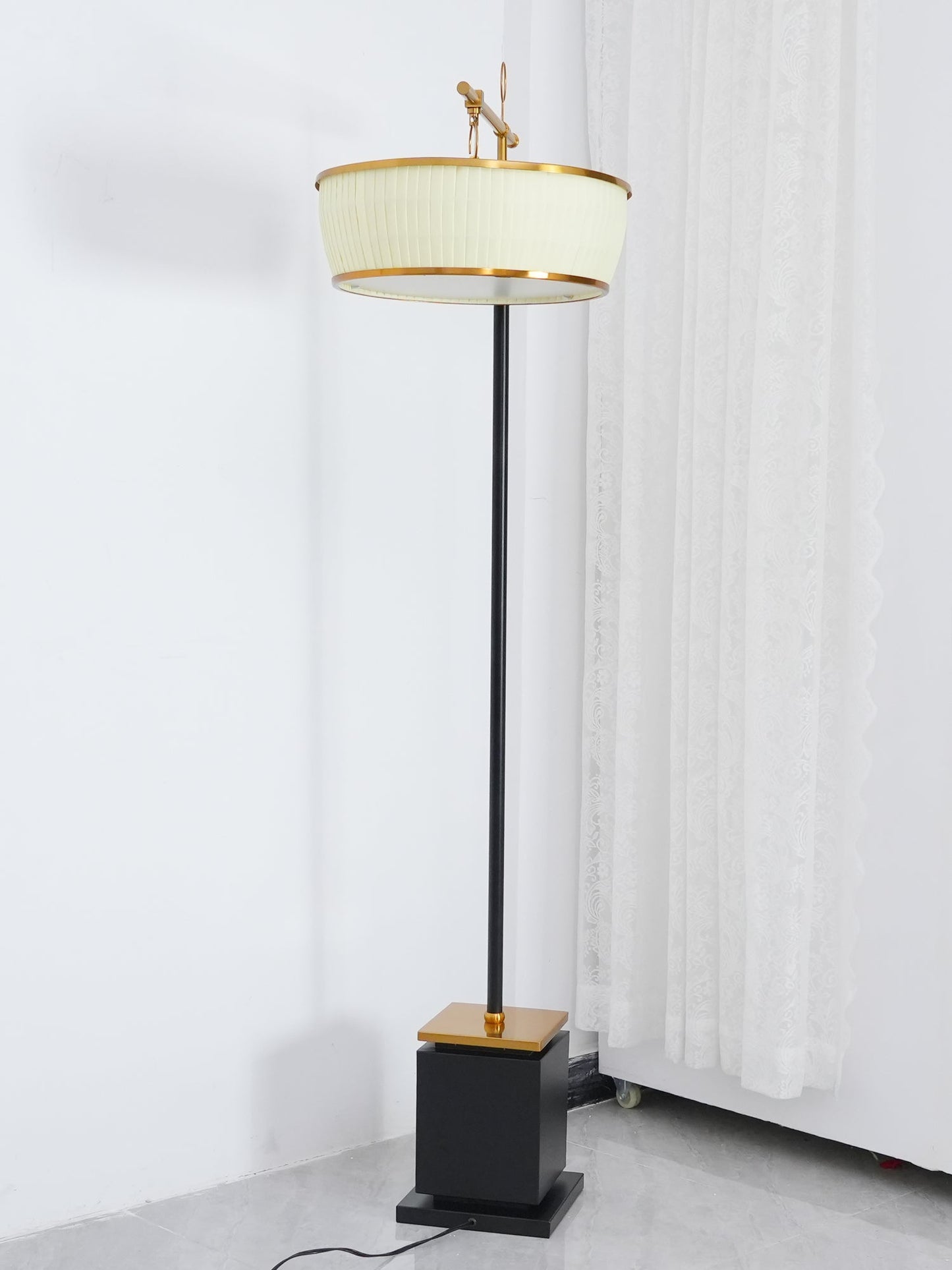 Hejun Fabric Floor Lamp with LED Bulb - Indoor Lighting