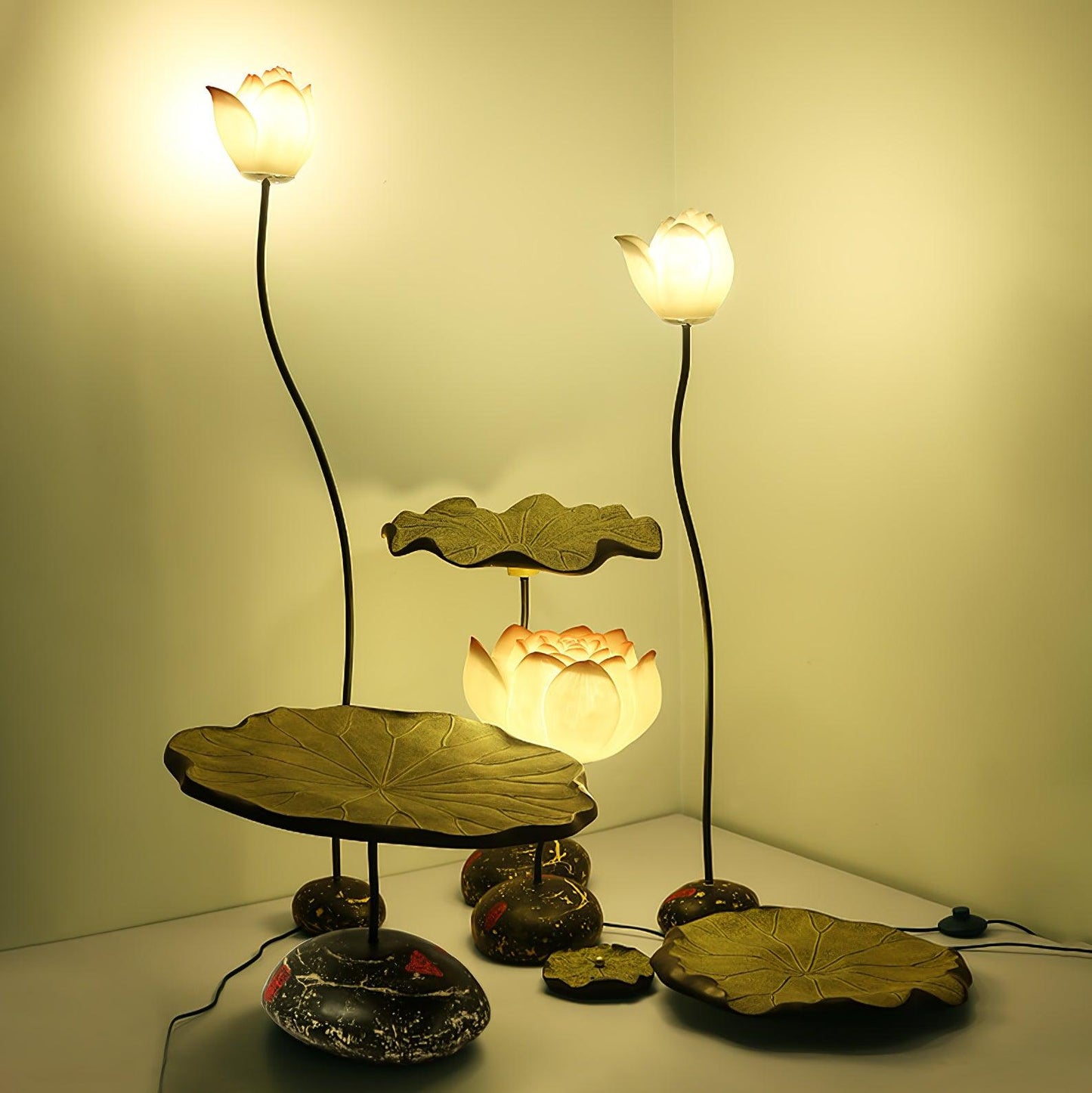 Lotus Floor Lamp with LED, Indoor Floral Design, Pink