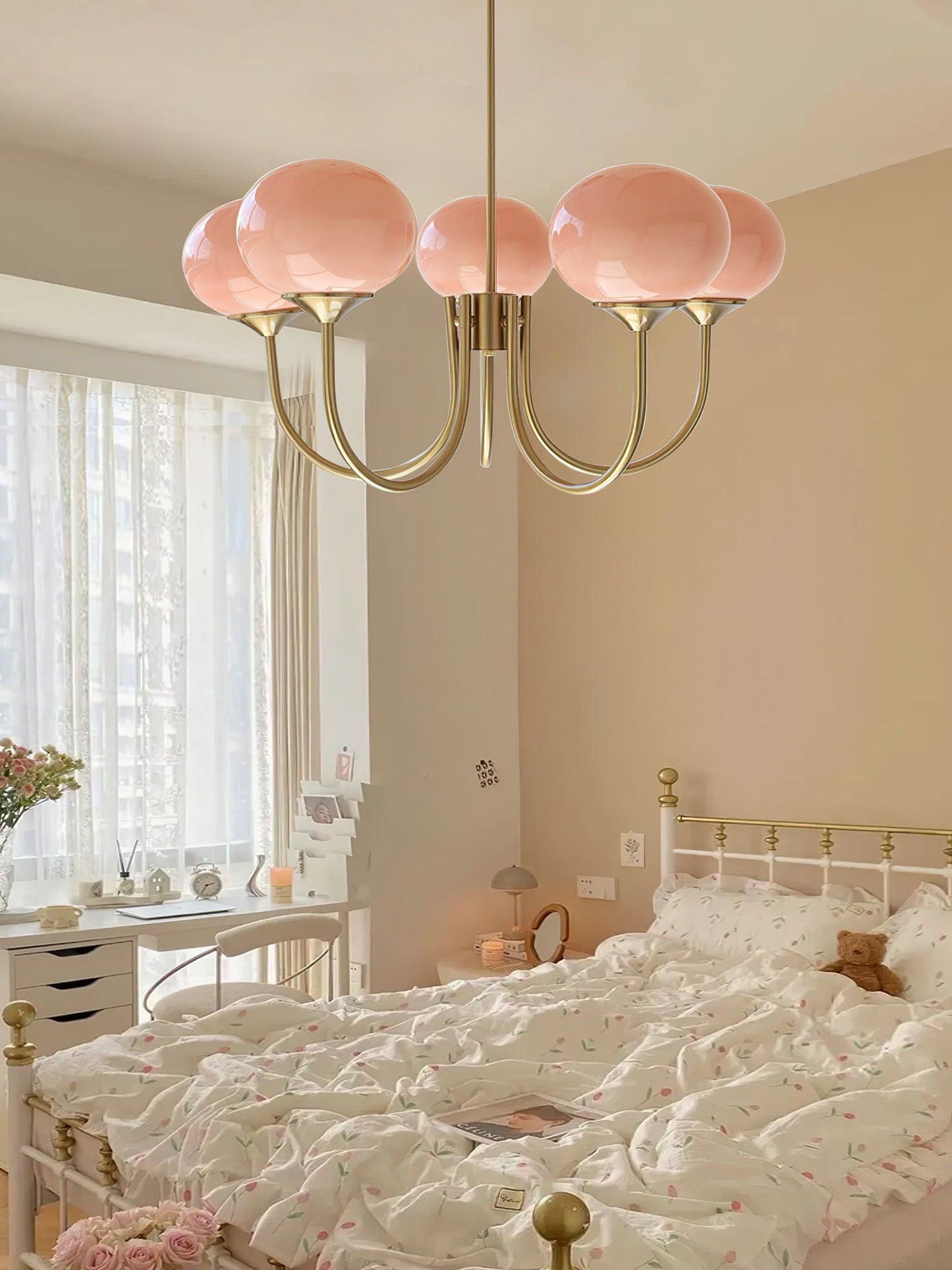 Marshmallow Chandelier – Modern Elegance in a Statement Design