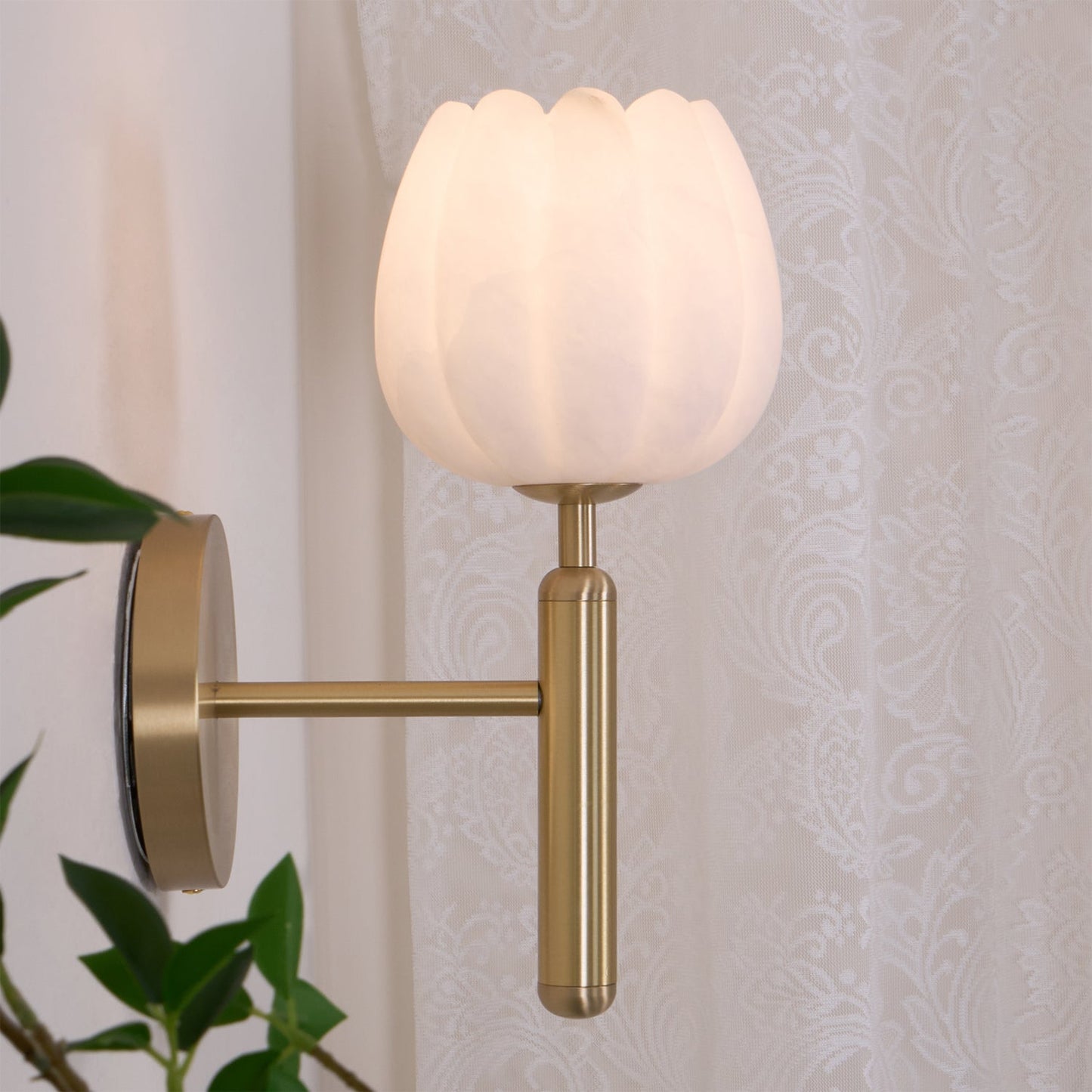 Mian Wall Lamp LED Sconce with Brass and Alabaster Design