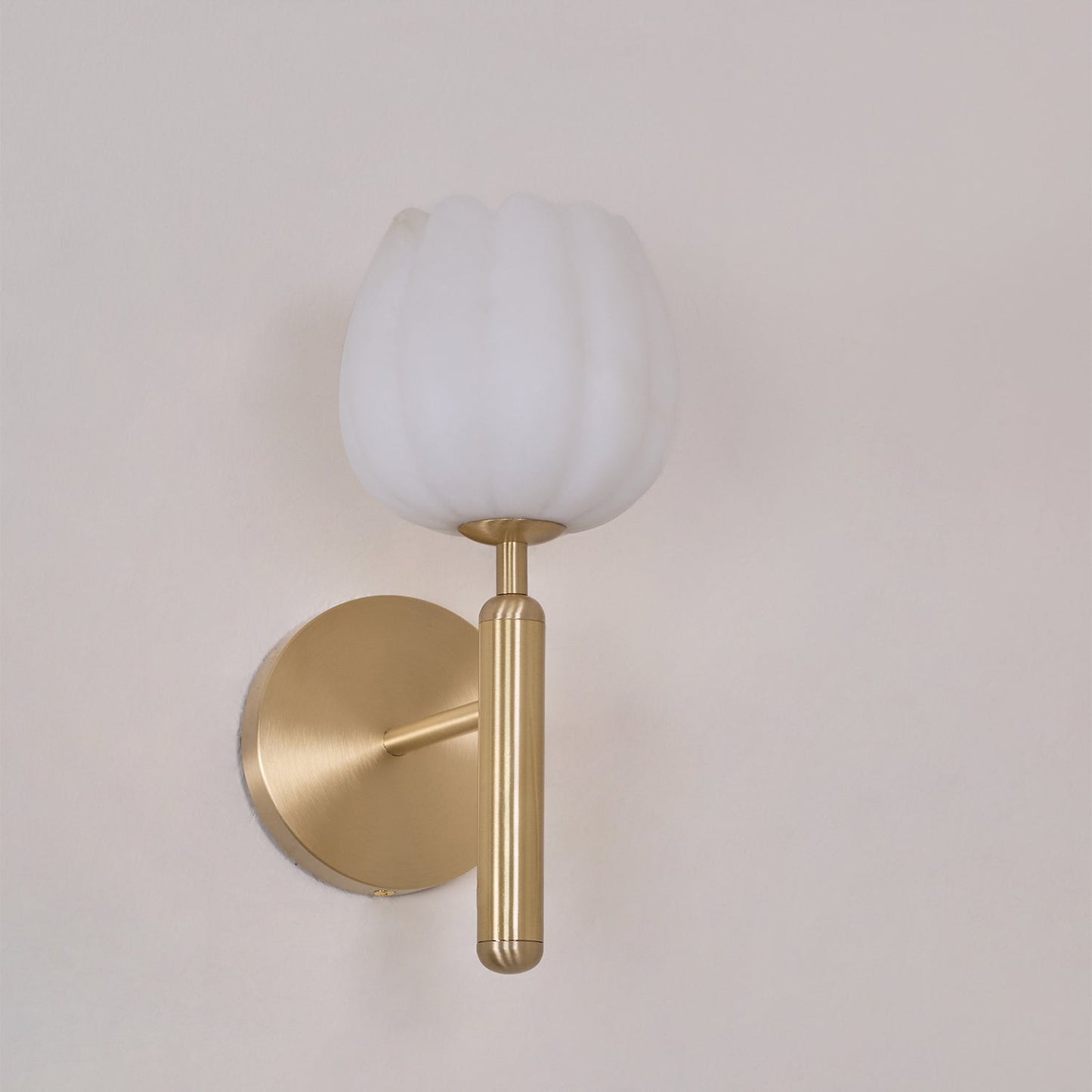 Mian Wall Lamp LED Sconce with Brass and Alabaster Design