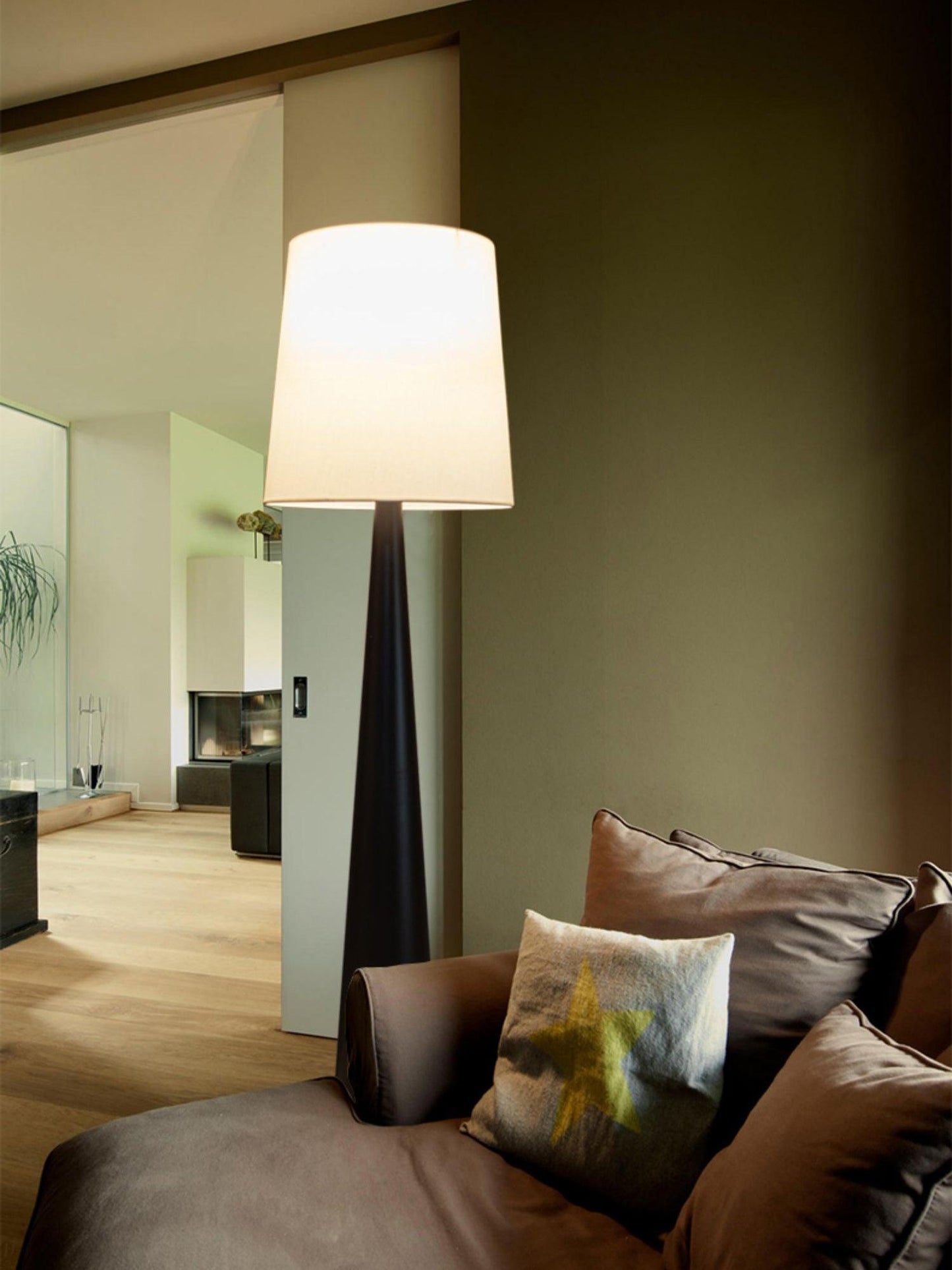Montenegro Floor Lamp - Black Iron LED Indoor Lighting