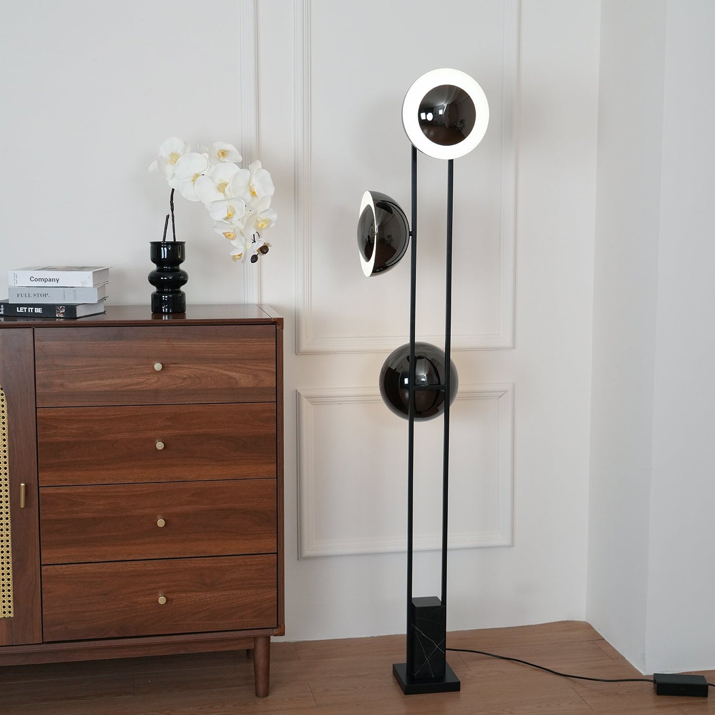 O3 Floor Lamp Modern Black LED Three-Light Indoor Lighting