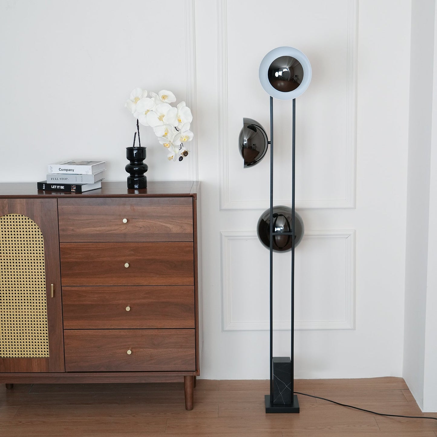 O3 Floor Lamp Modern Black LED Three-Light Indoor Lighting