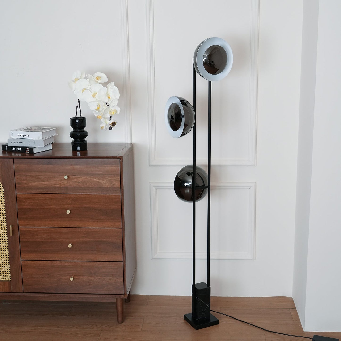 O3 Floor Lamp Modern Black LED Three-Light Indoor Lighting