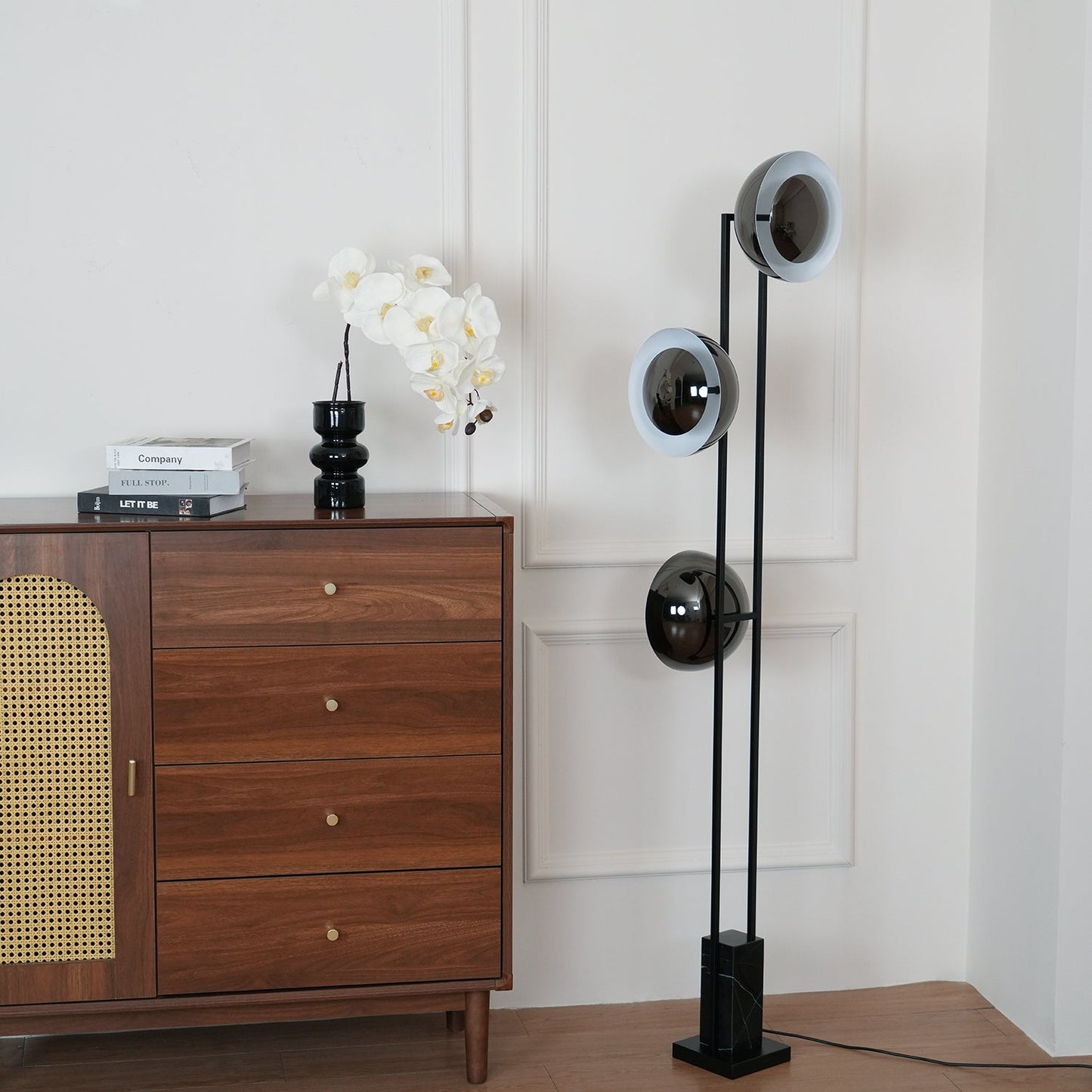 O3 Floor Lamp Modern Black LED Three-Light Indoor Lighting
