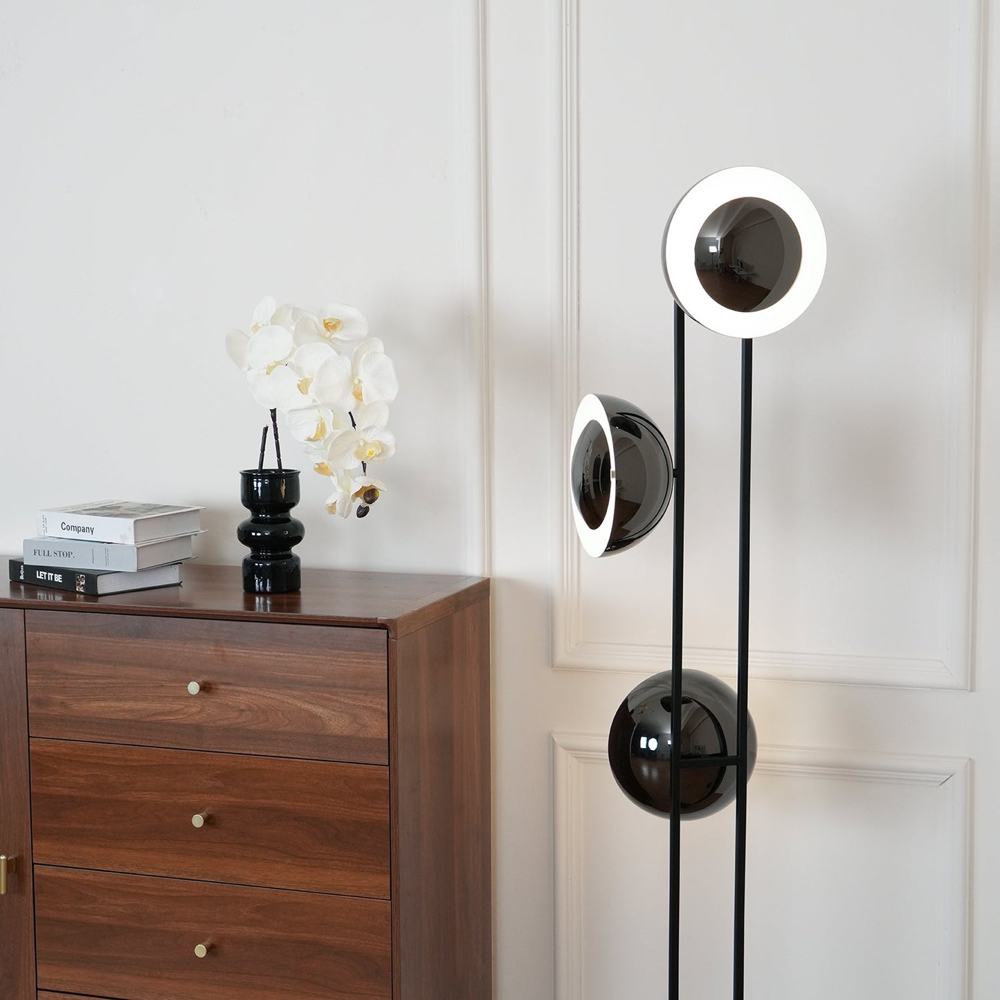O3 Floor Lamp Modern Black LED Three-Light Indoor Lighting