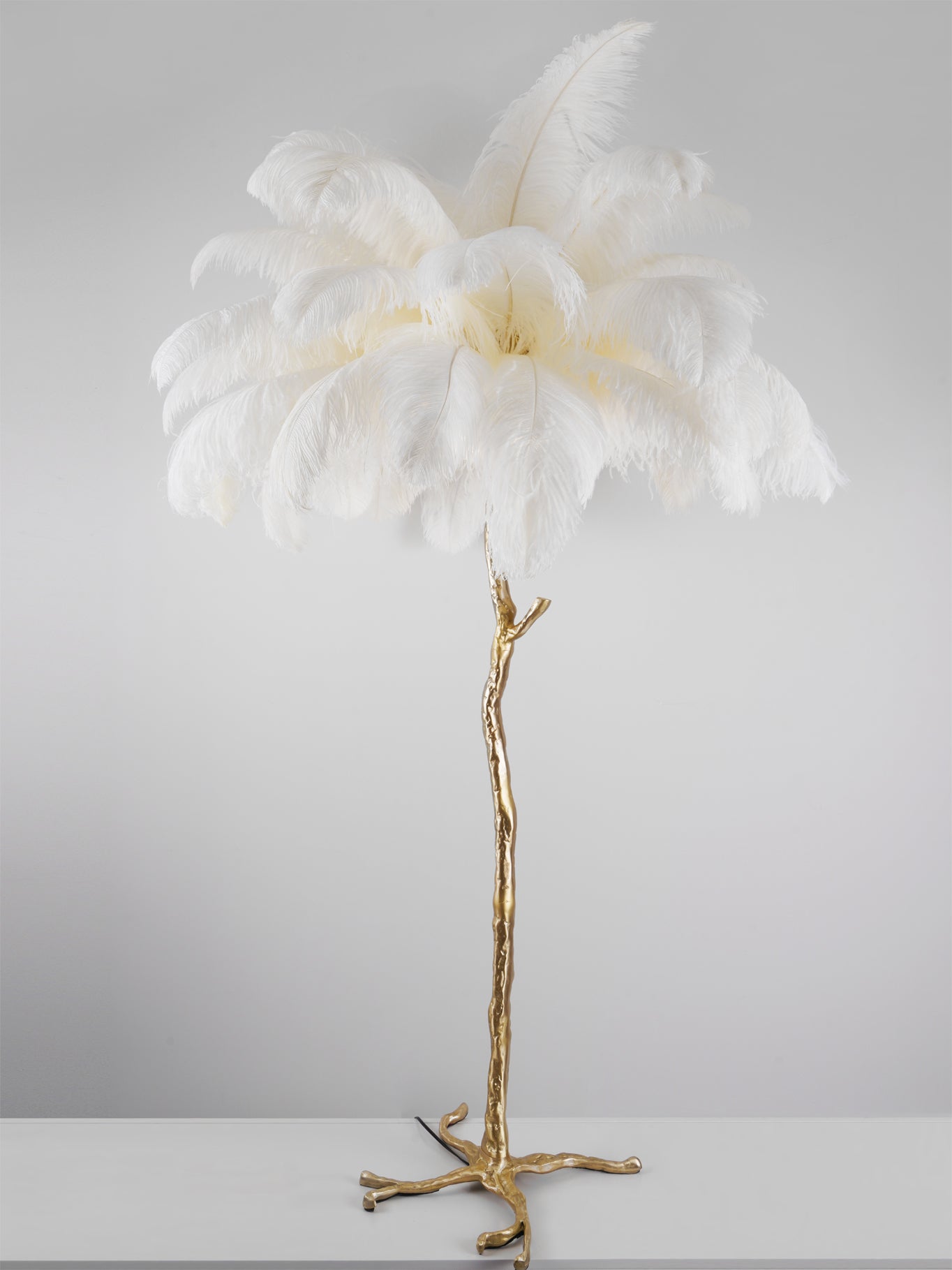Ostrich Feather Brass Floor Lamp - Luxury Indoor Lighting
