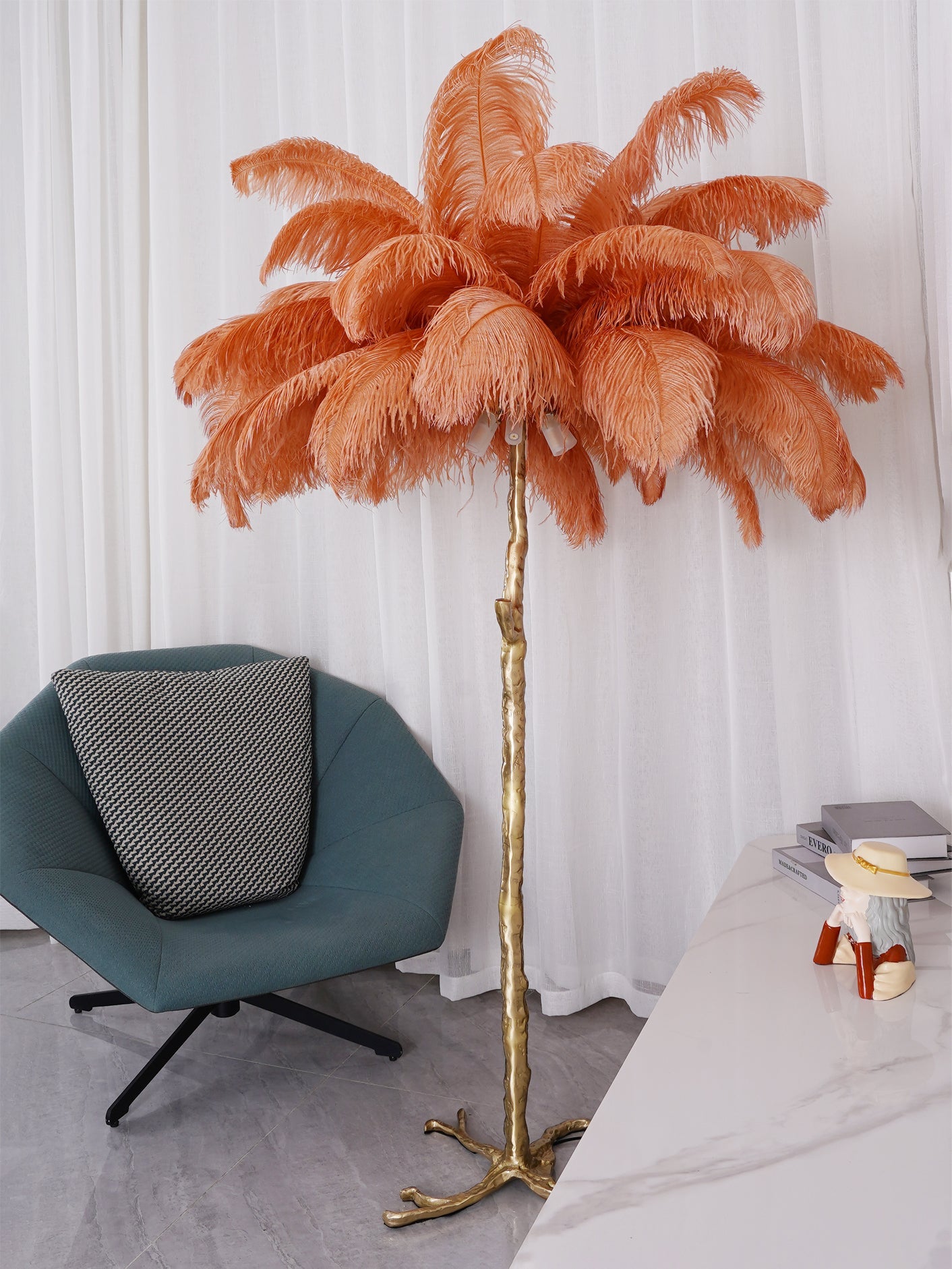 Ostrich Feather Brass Floor Lamp - Luxury Indoor Lighting