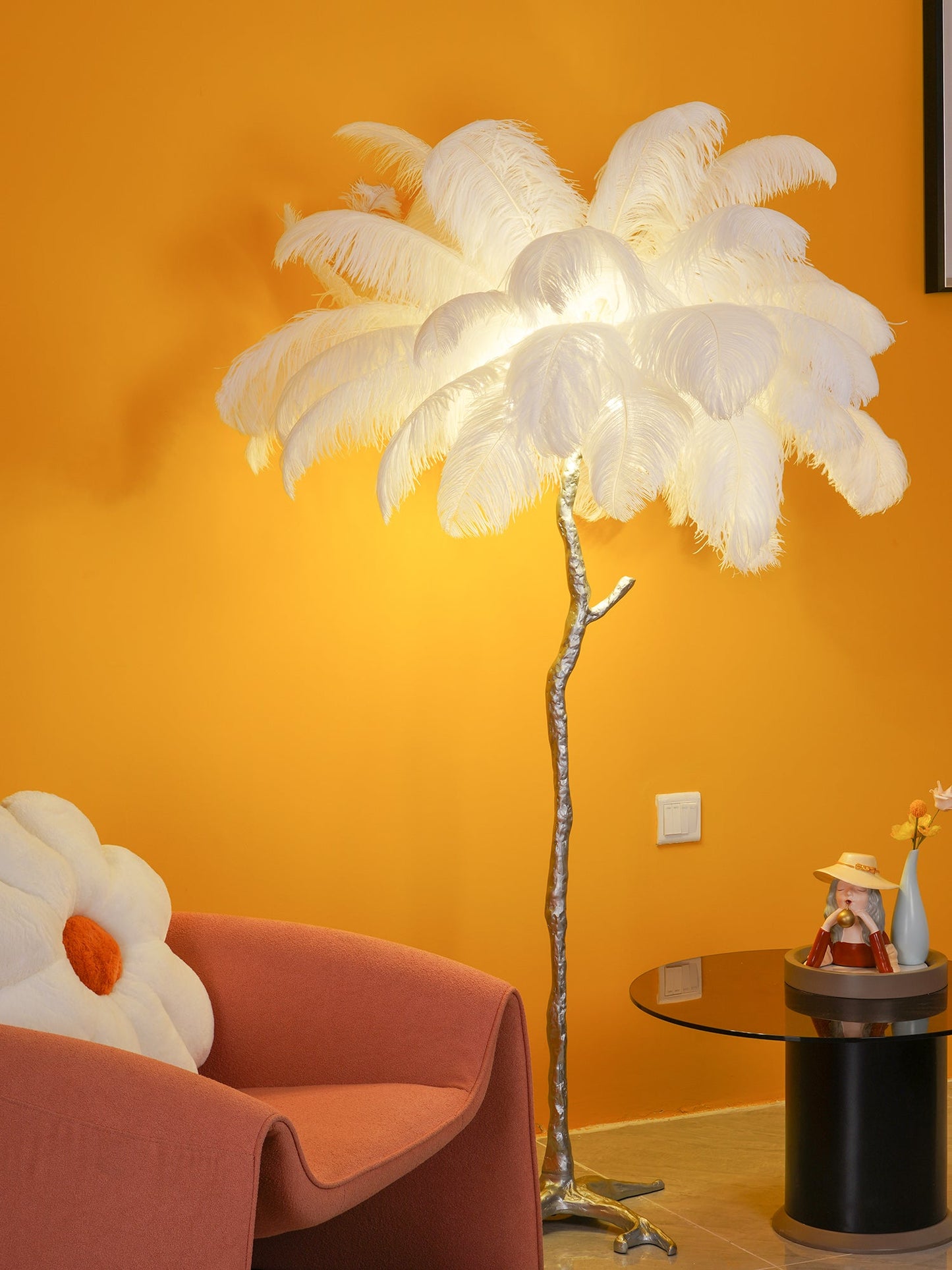 Ostrich Feather Brass Floor Lamp - Luxury Indoor Lighting