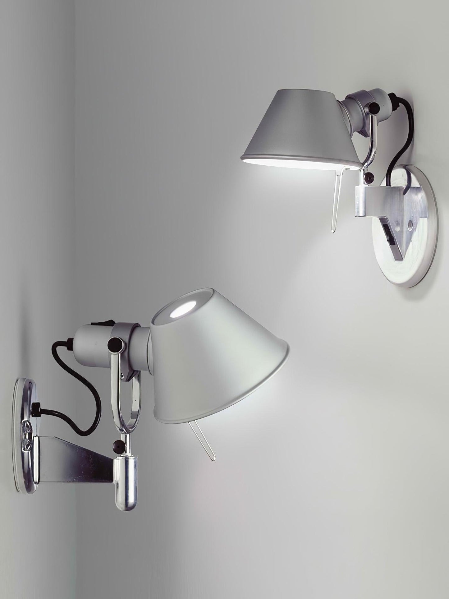 Parete Wall Lamp - Adjustable LED Metal Office Lighting