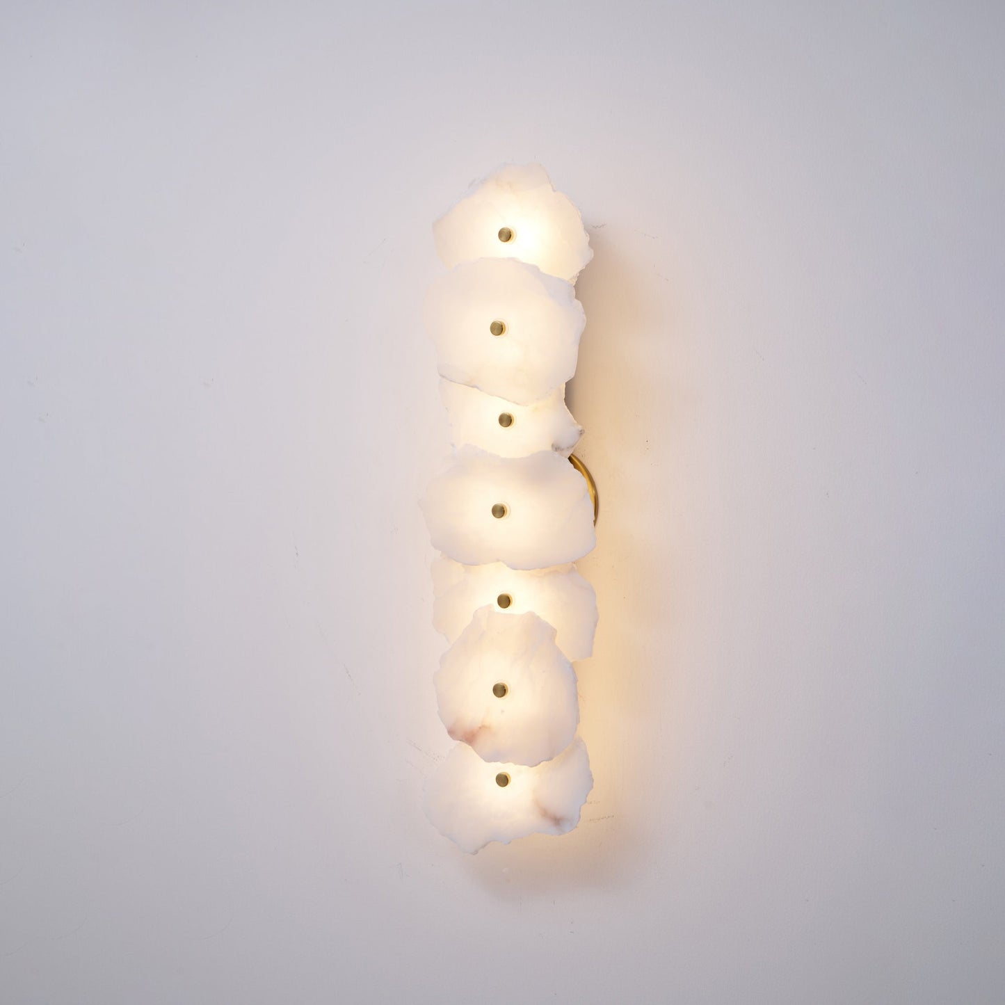 Petra Alabaster Wall Lamp - Modern LED Indoor Lighting