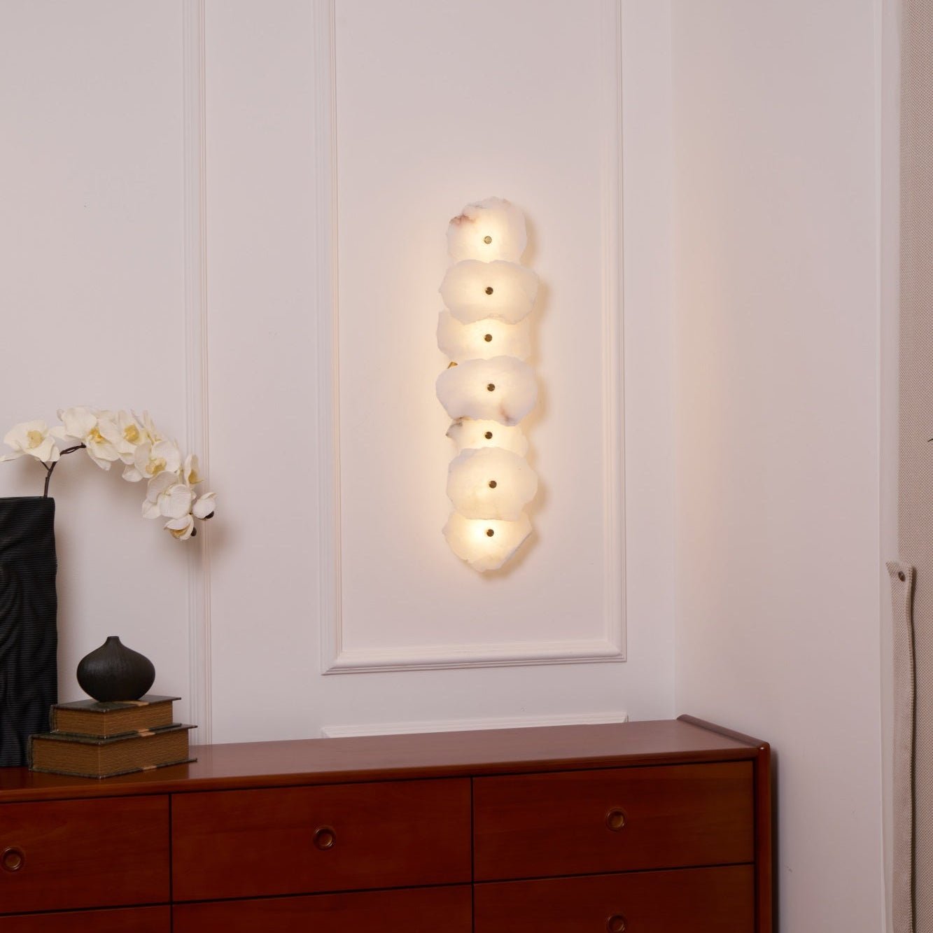 Petra Alabaster Wall Lamp - Modern LED Indoor Lighting