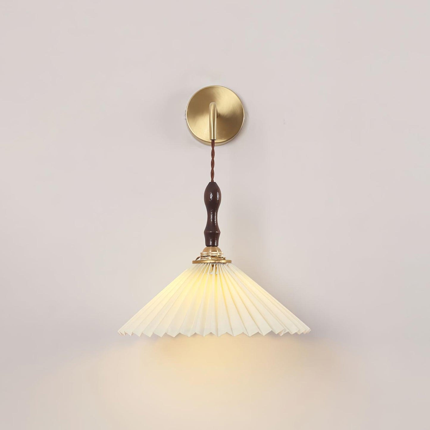 Pleated Wooden Wall Lamp - Stylish LED Indoor Lighting