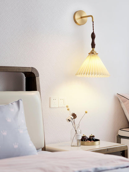 Pleated Wooden Wall Lamp - Stylish LED Indoor Lighting