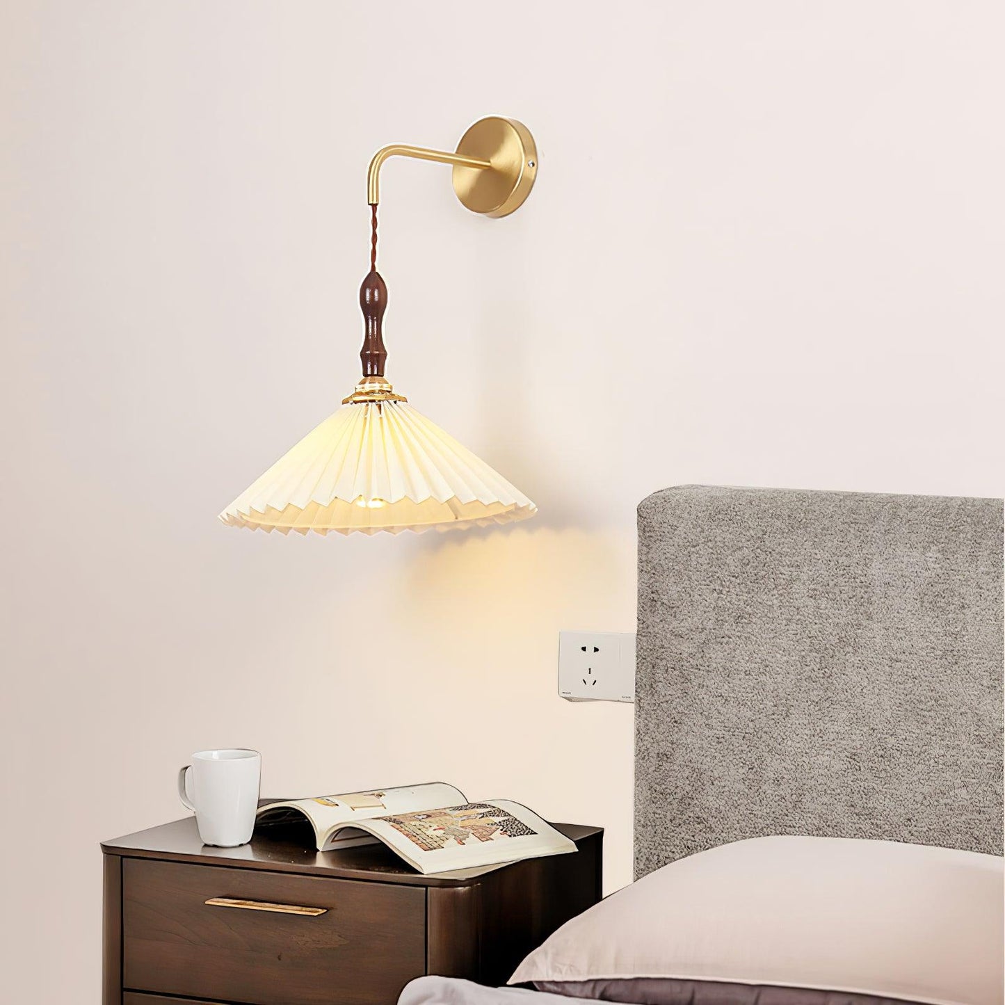 Pleated Wooden Wall Lamp - Stylish LED Indoor Lighting