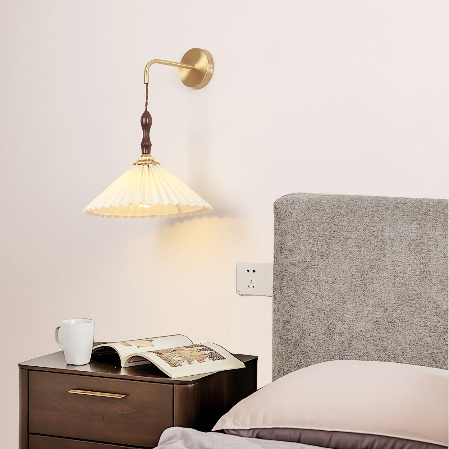 Pleated Wooden Wall Lamp - Stylish LED Indoor Lighting