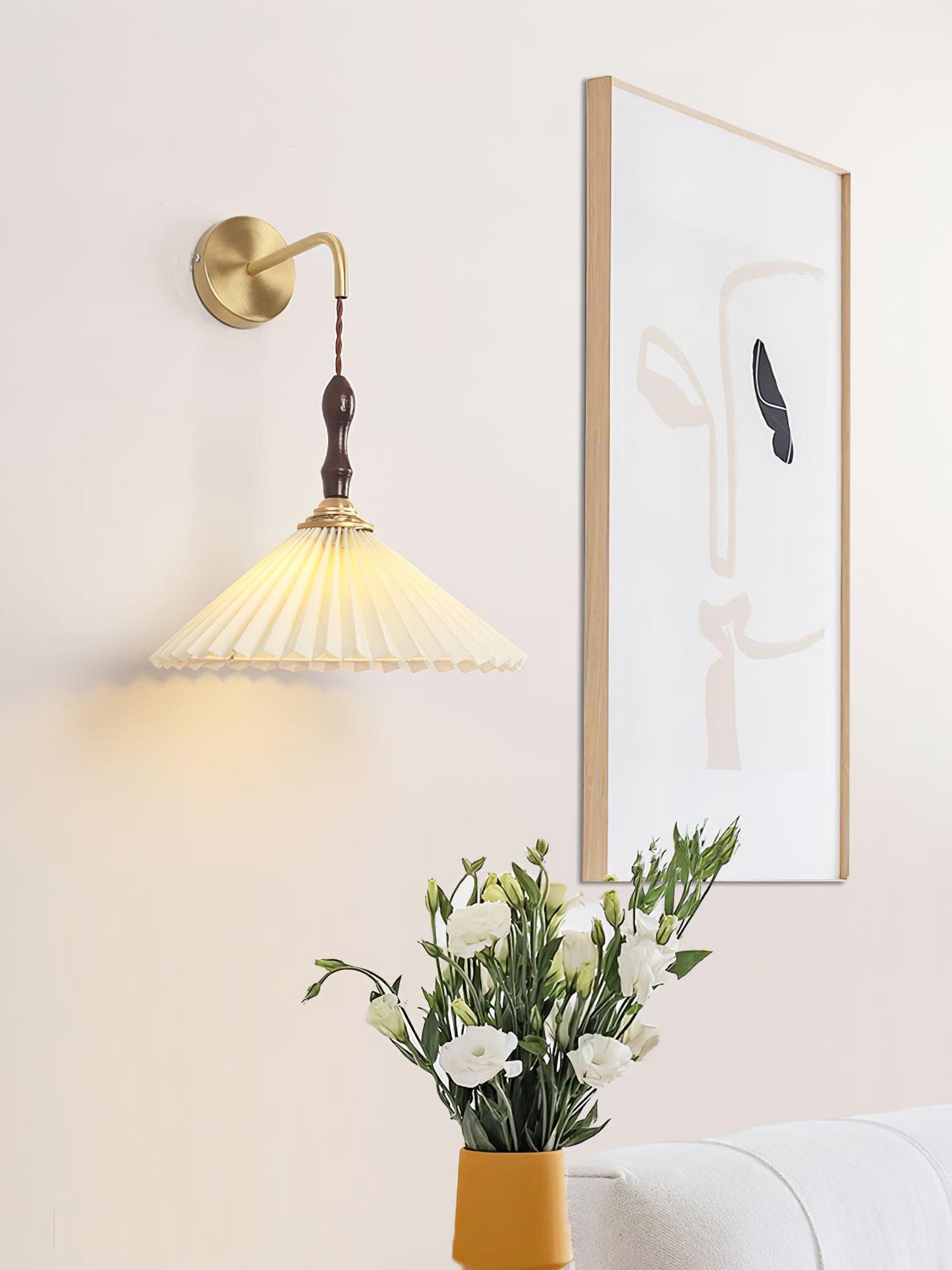 Pleated Wooden Wall Lamp - Stylish LED Indoor Lighting