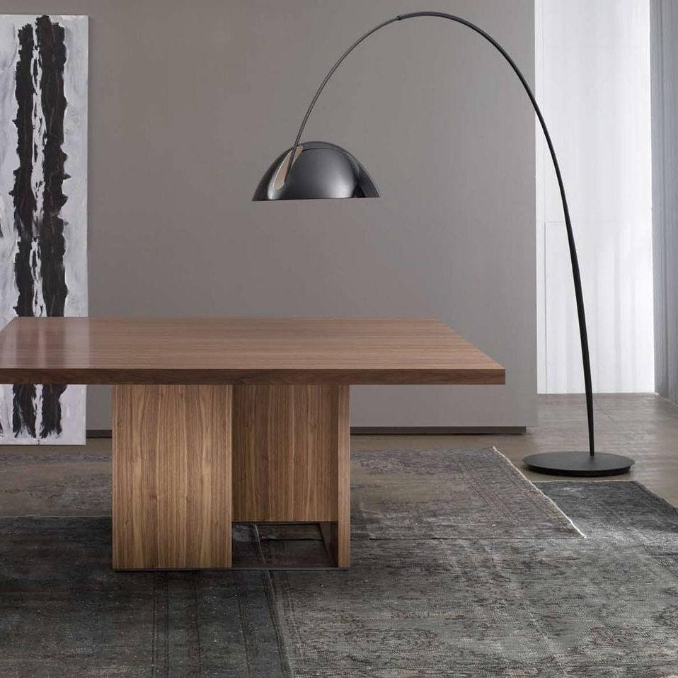 Verse Arc Floor Lamp - Scandinavian Design, LED, Black