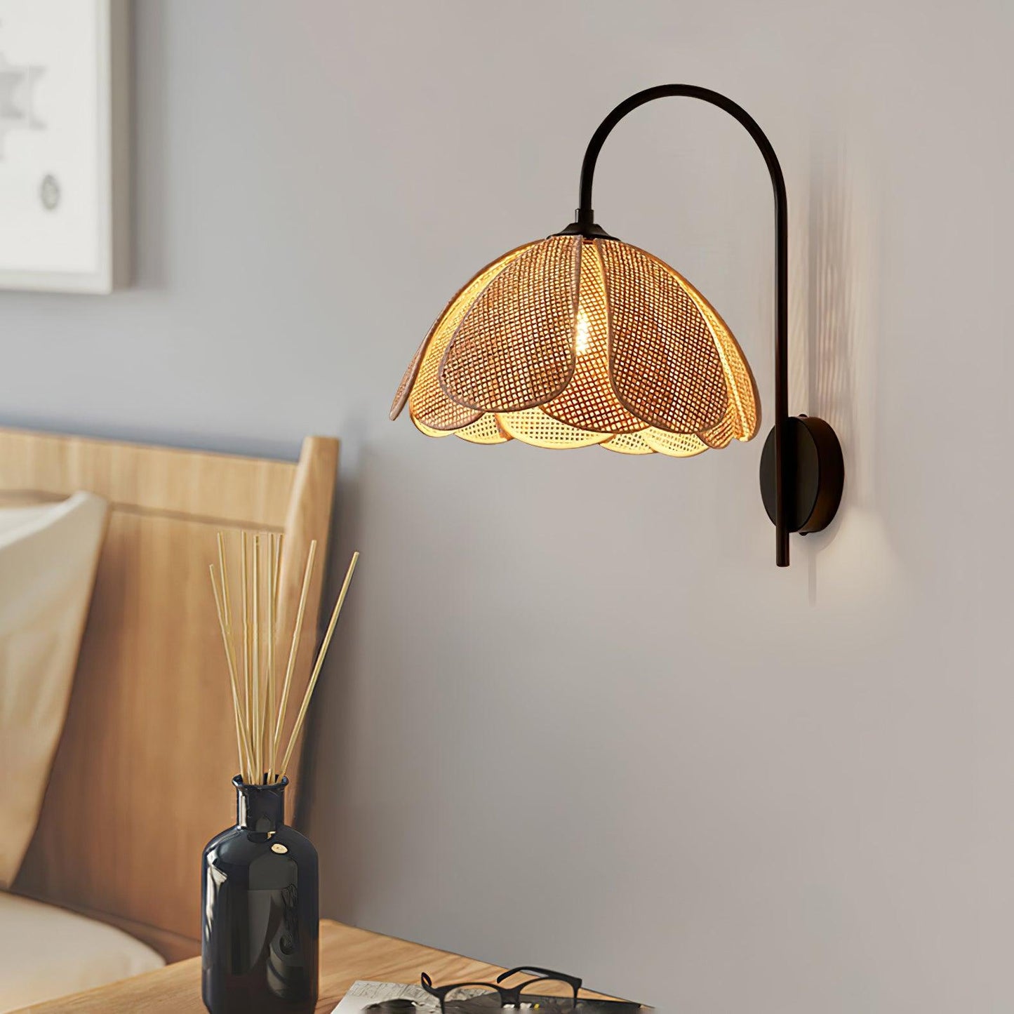 Rattan Petal Wall Lamp - LED Indoor Lighting Fixture
