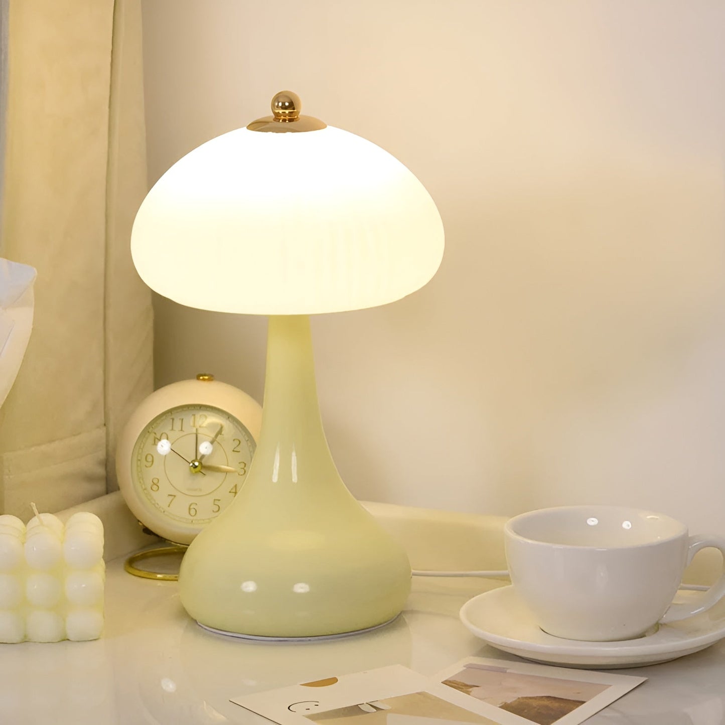 Eleganza Luxe Table Lamp – Timeless Mushroom Design with LED Dimming Function in Soft Colors