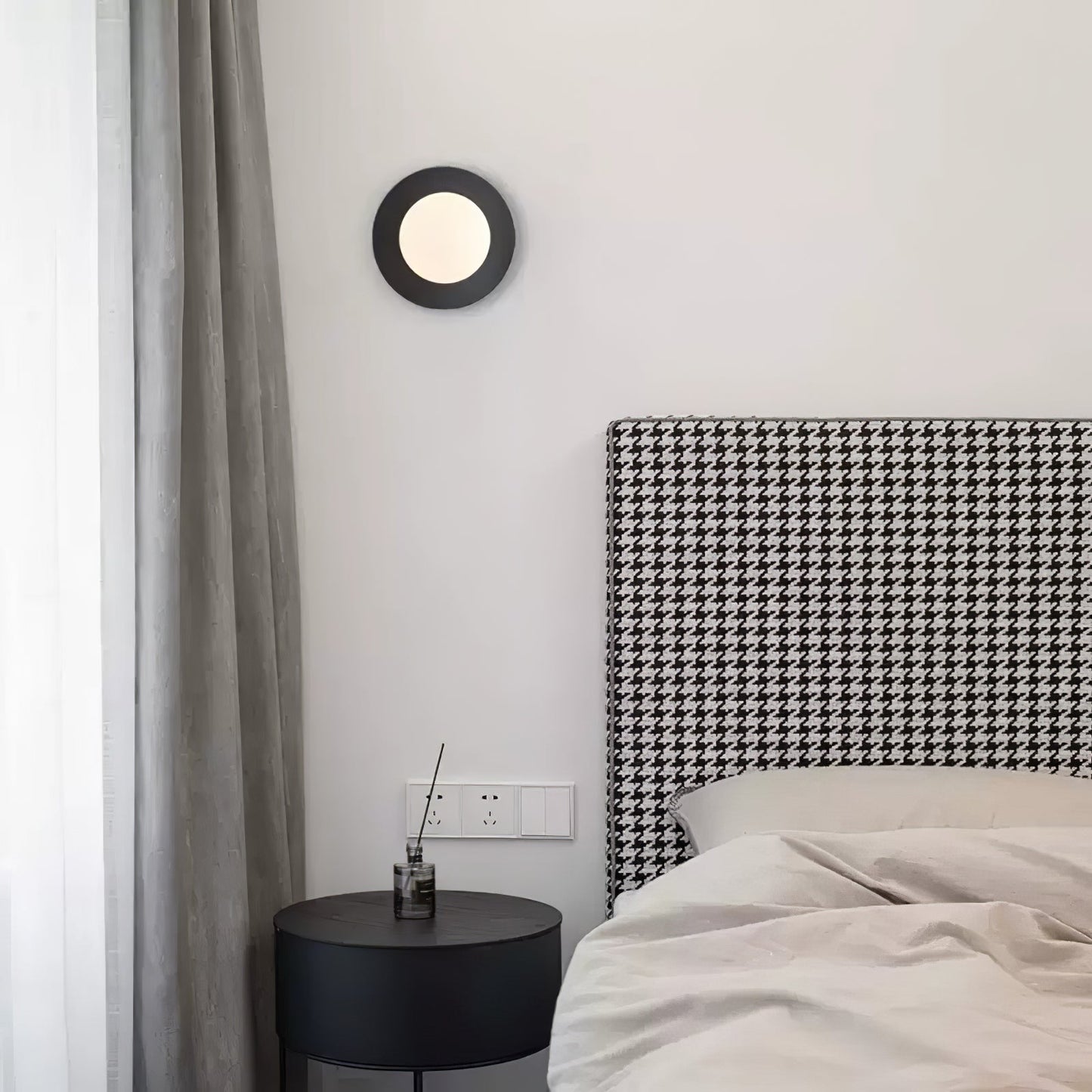 Round Glass Art Wall Lamp - LED Indoor Wall Light, Black