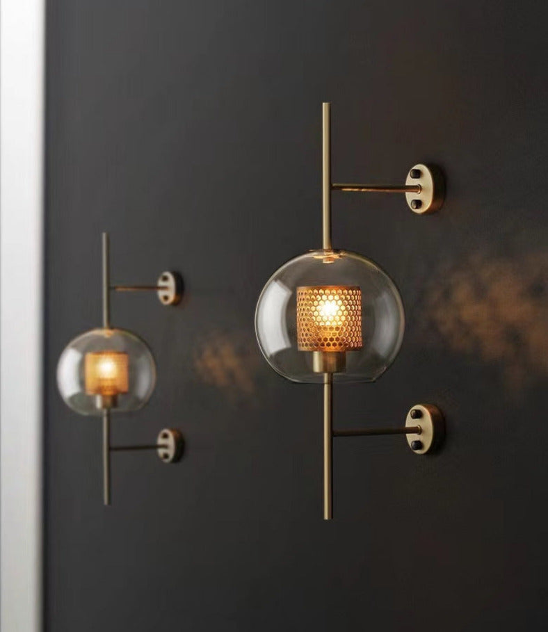 Thatcher Modern Honeycomb Wall Sconce – Brass & Glass Elegance