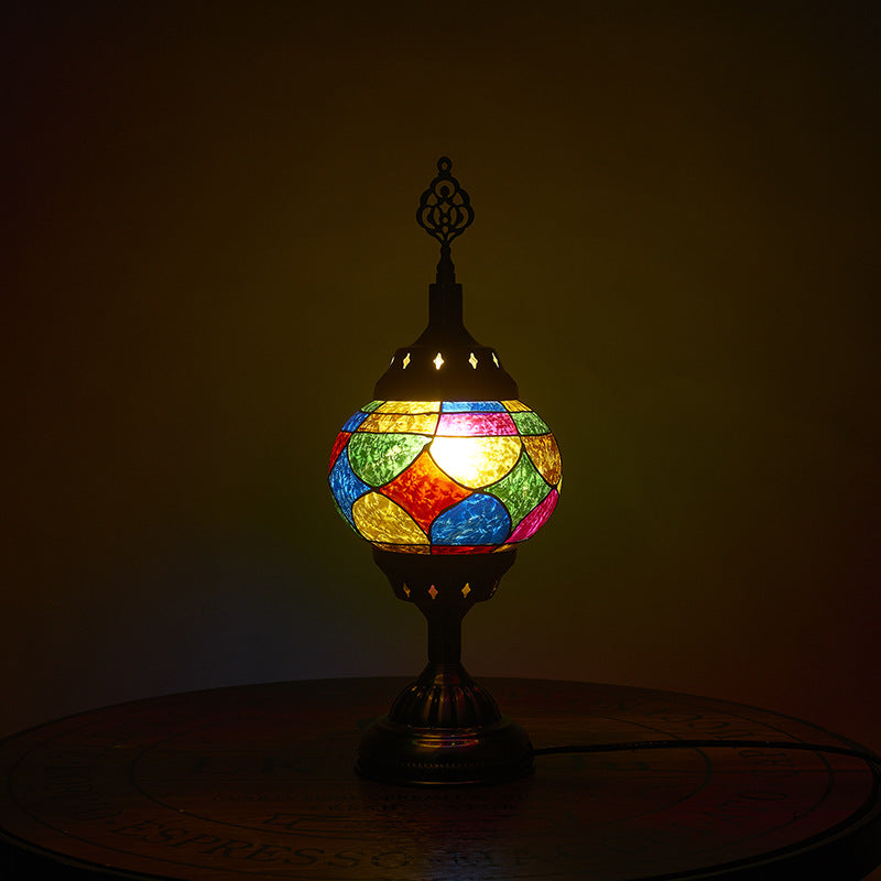 Traditional Tiffany Romantic Oval Iron Enamel 1-Light Table Lamp for Bedroom