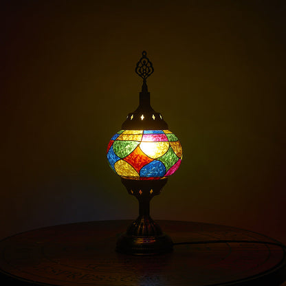 Traditional Tiffany Romantic Oval Iron Enamel 1-Light Table Lamp for Bedroom