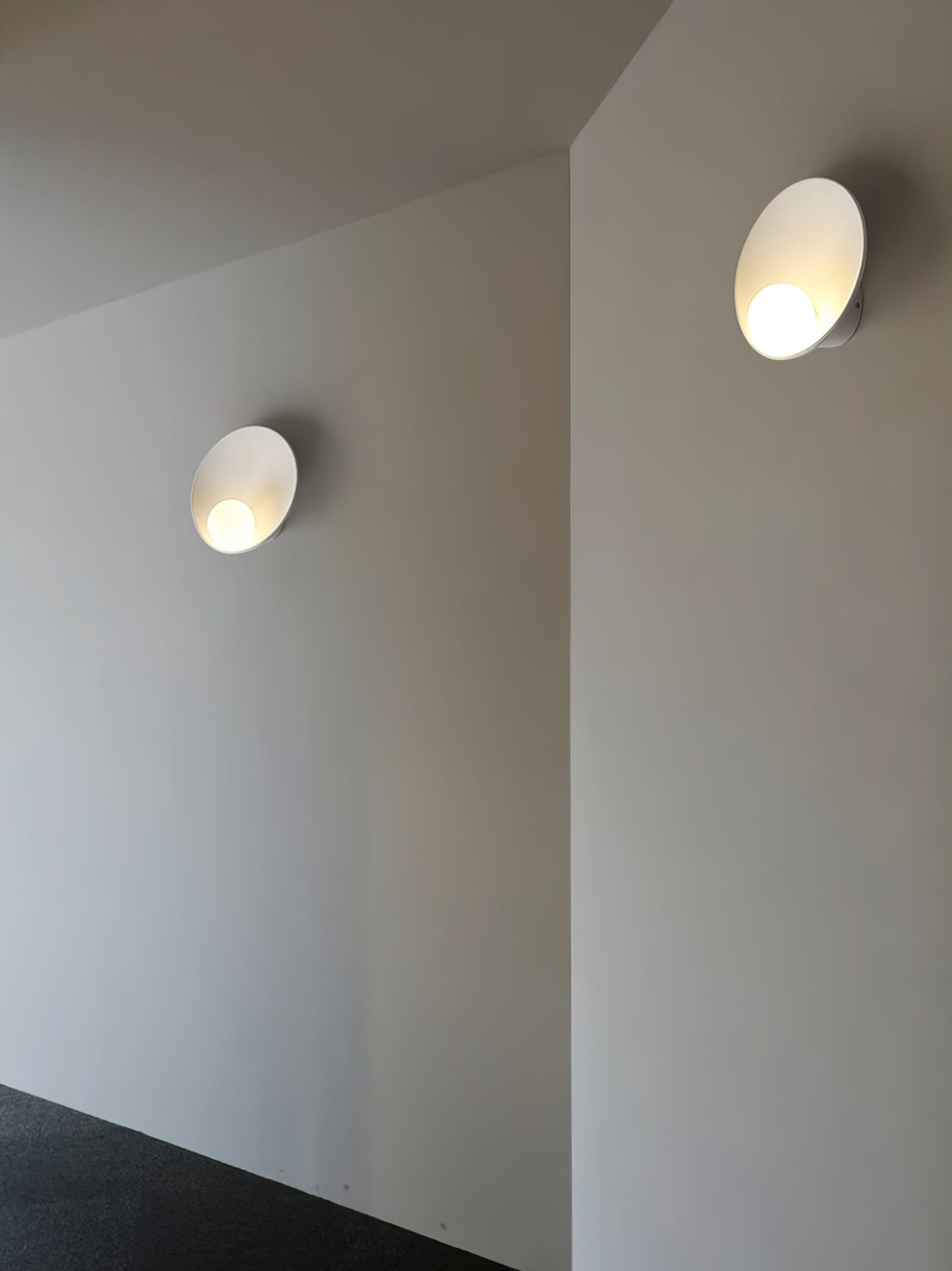 Seashell Resin Wall Lamp with LED Light - Indoor Decor